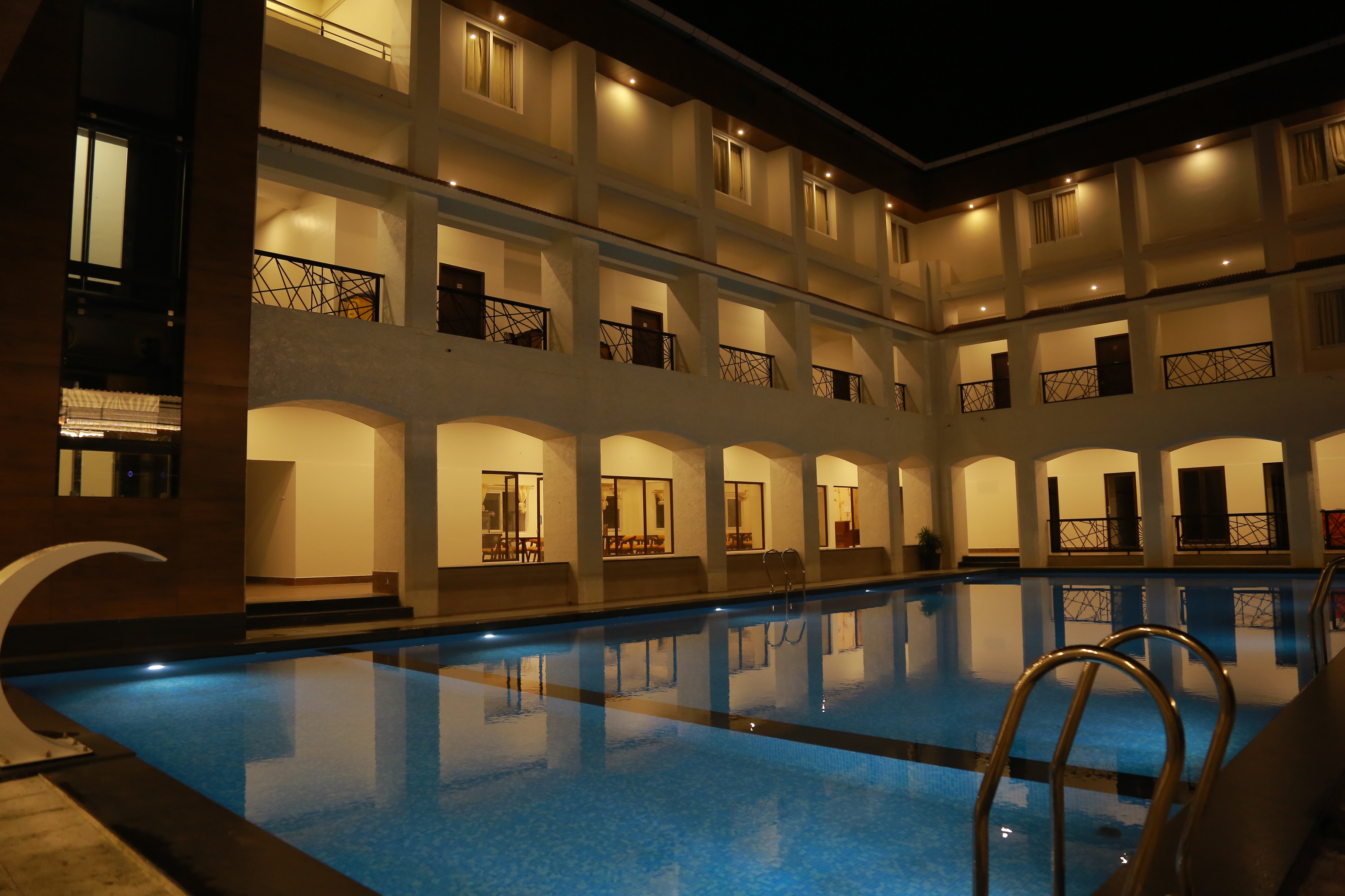 POOL SIDE RESTAURANT