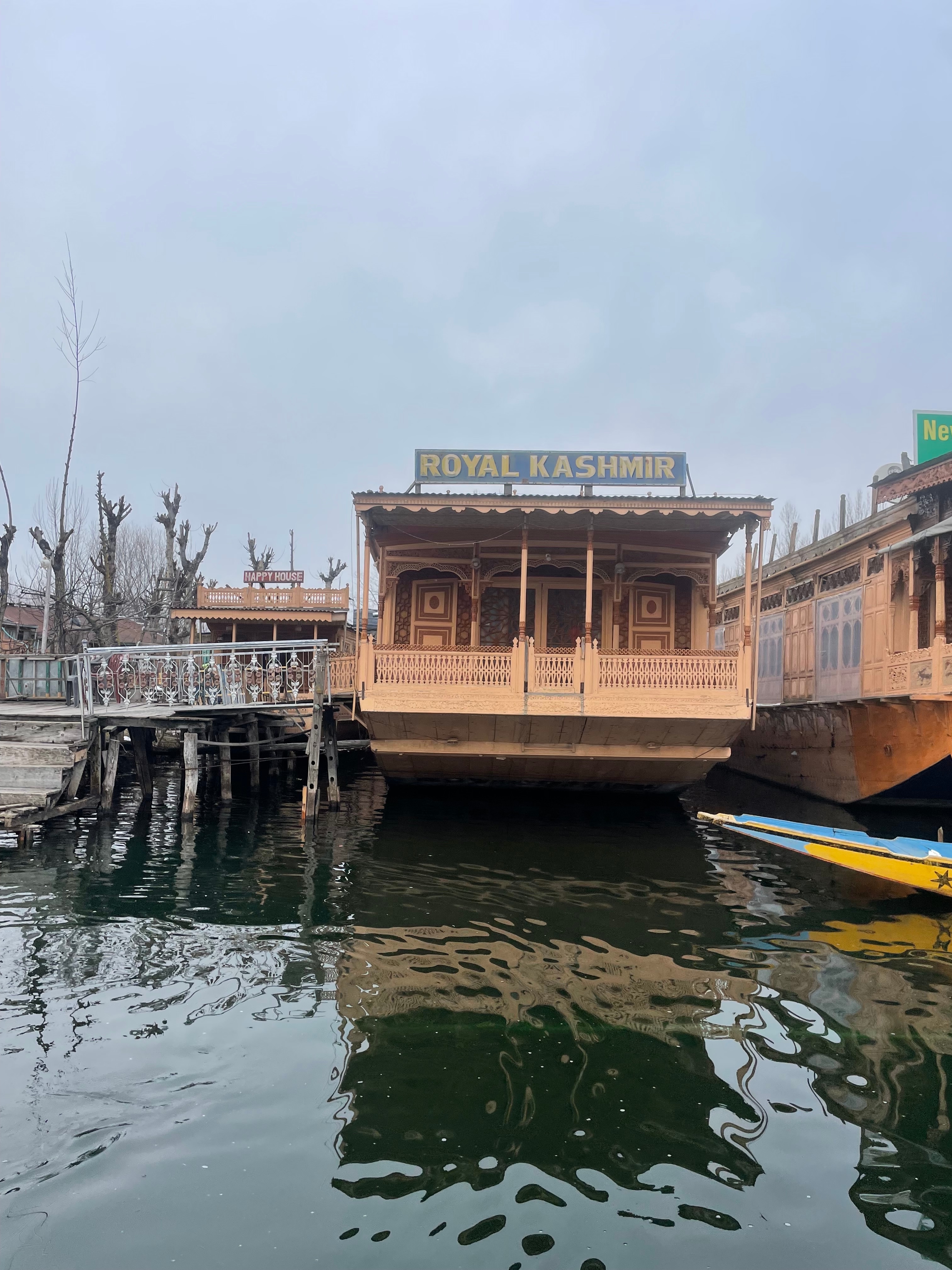 royal-kashmir-group-of-houseboats-srinagar-book-hotel-with-up-to-25-off