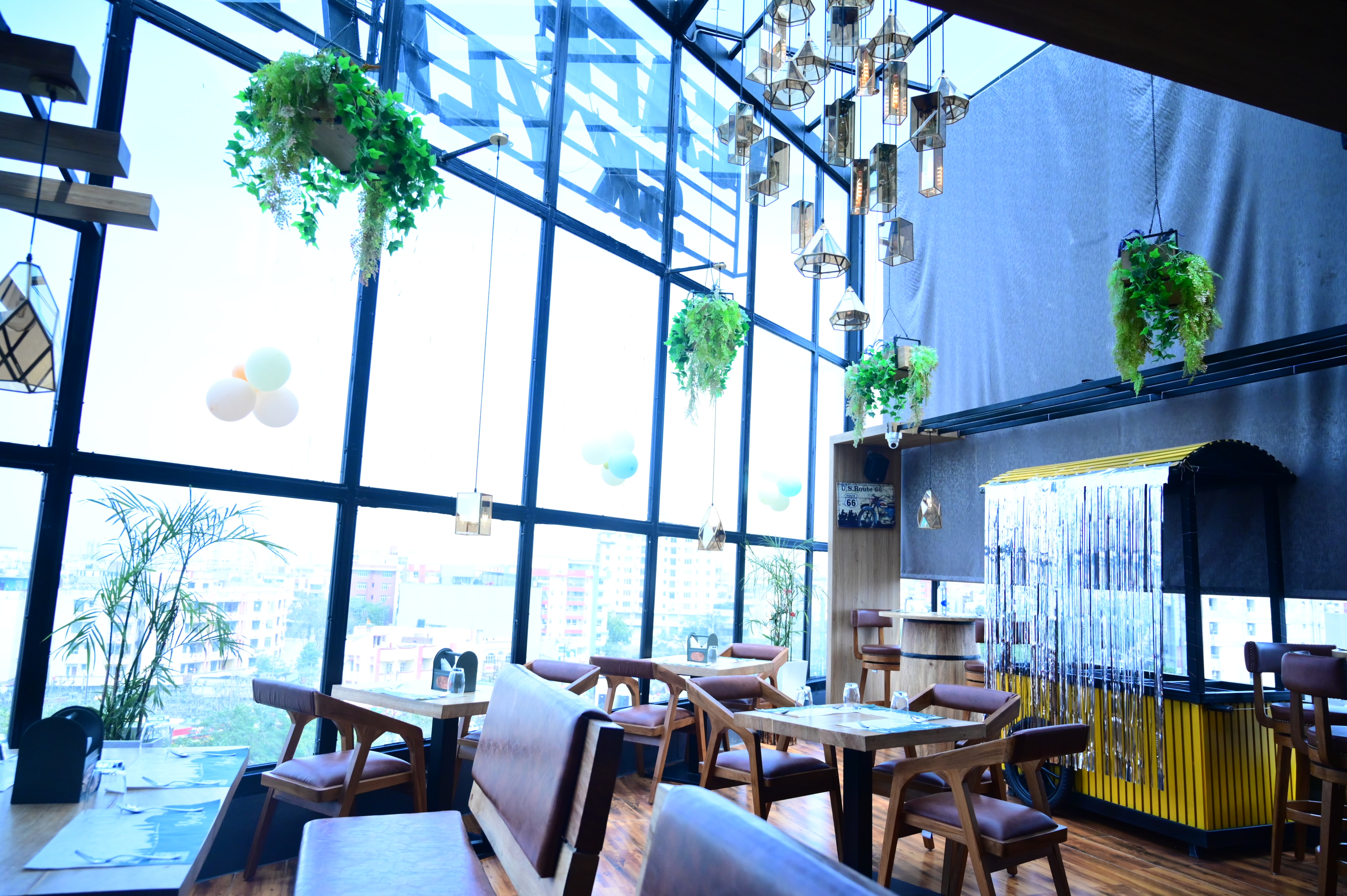 CAFE SKYLITE