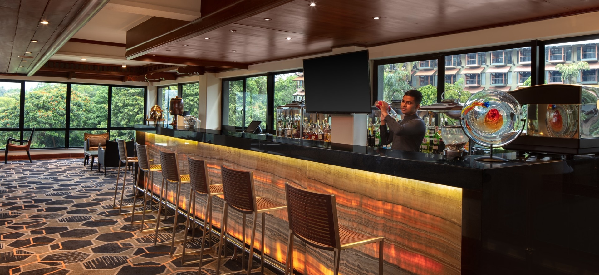 Mountbatten Bar & Lounge