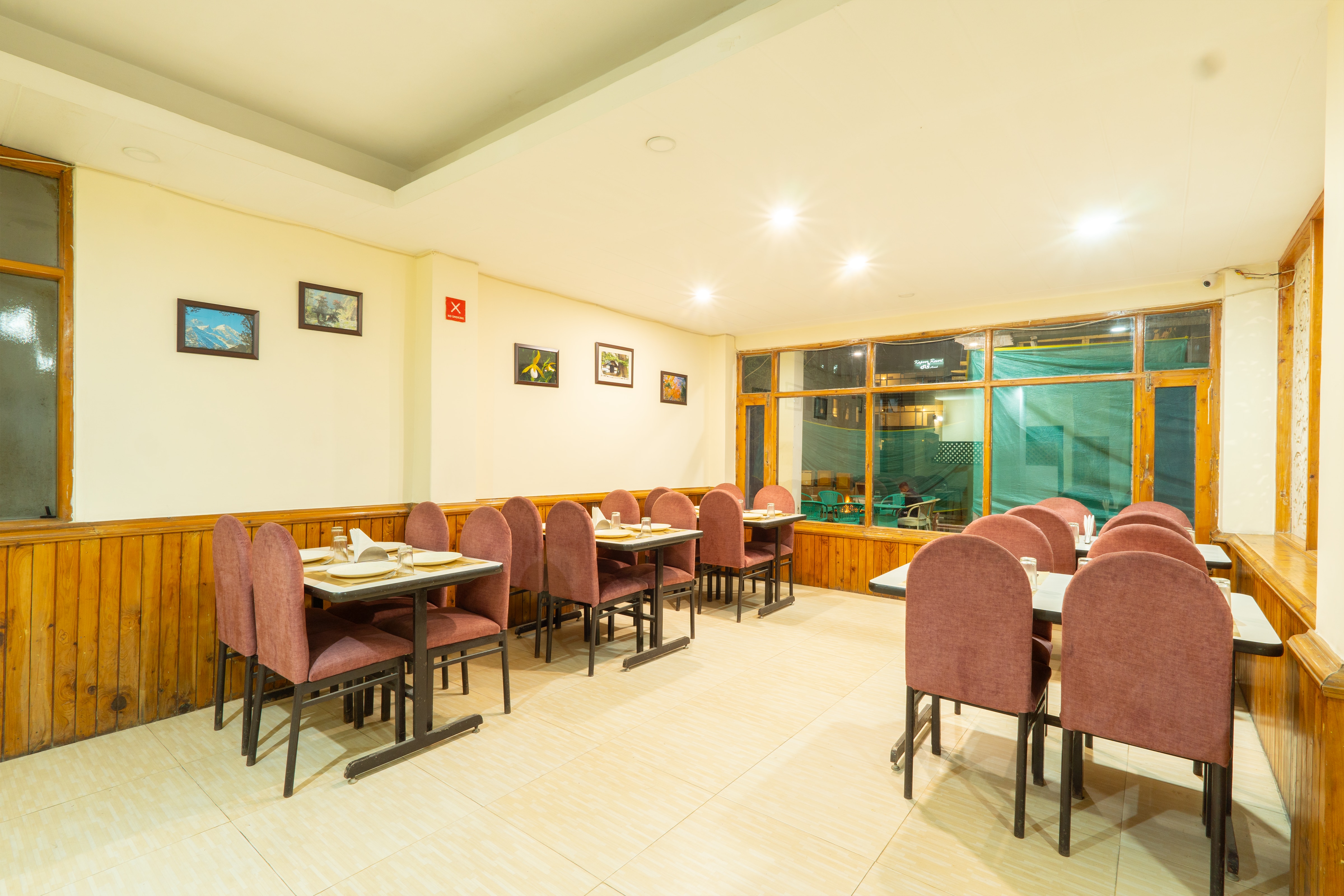 Le Cafe Restro