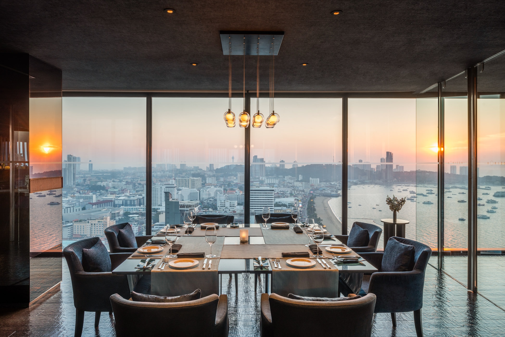 Horizon Rooftop Restaurant & Bar