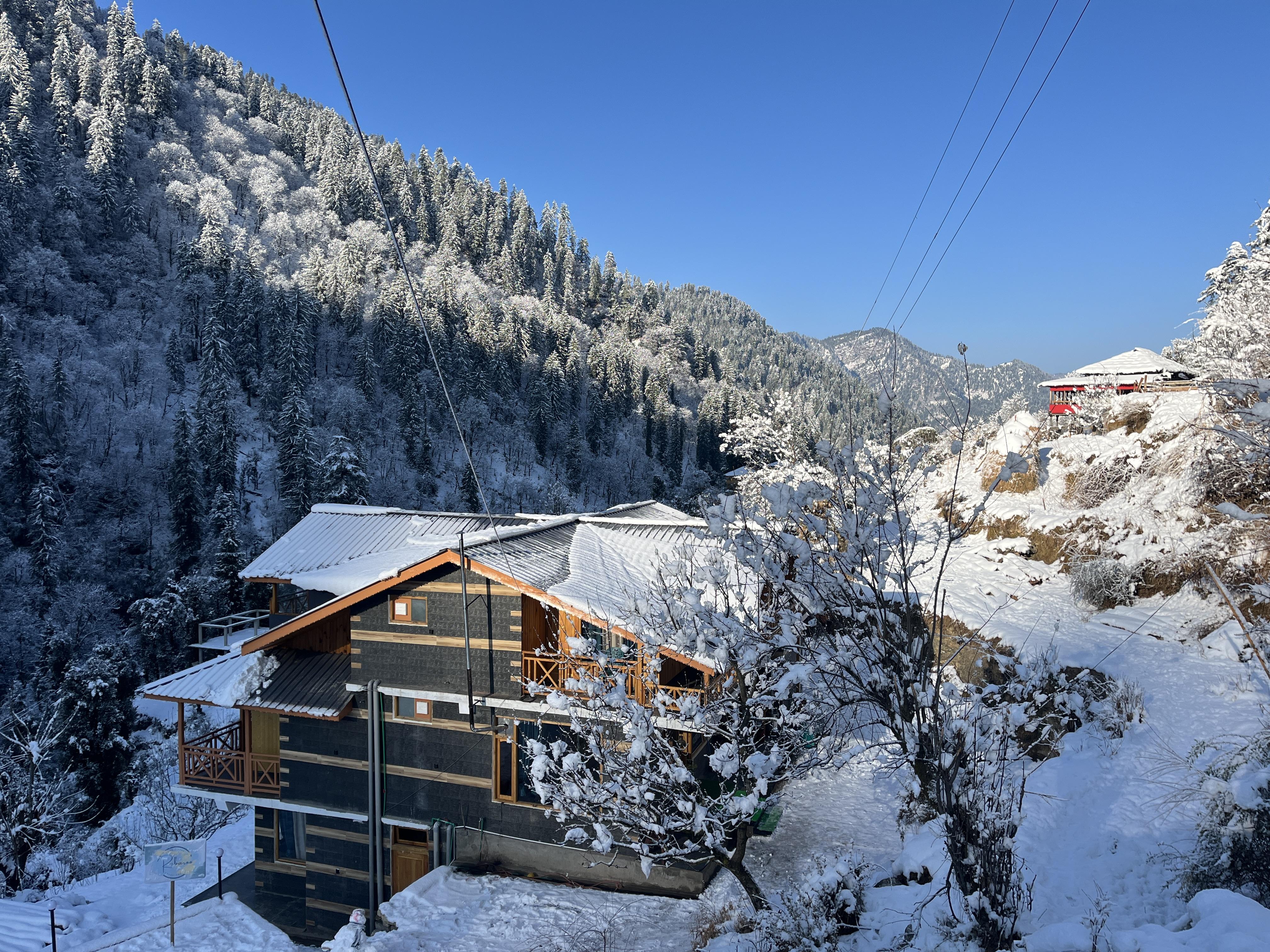 Rubaroo 𝗕𝗢𝗢𝗞 Jibhi Hotel