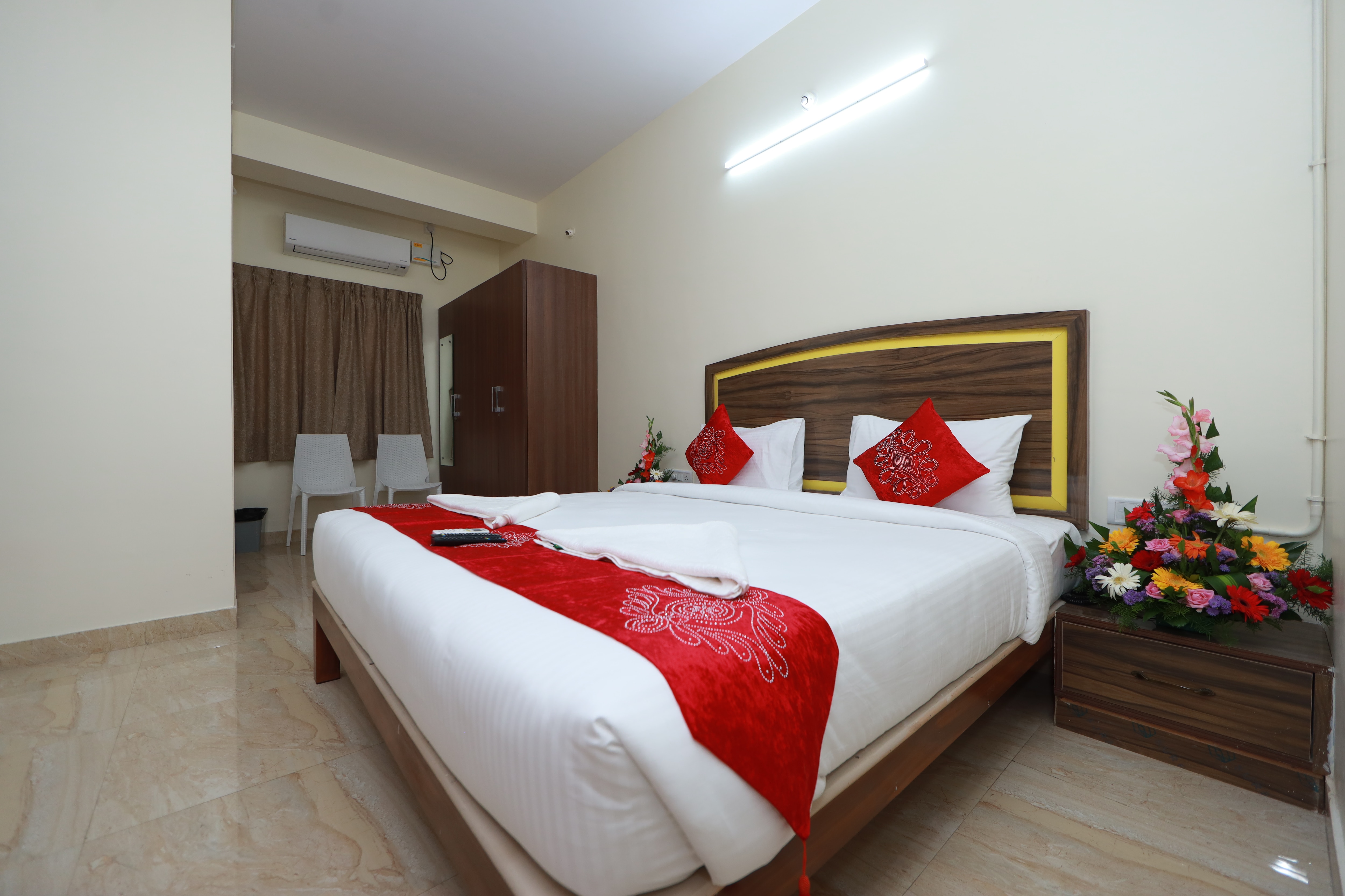 AMULYA RELAX INN RESTOBAR