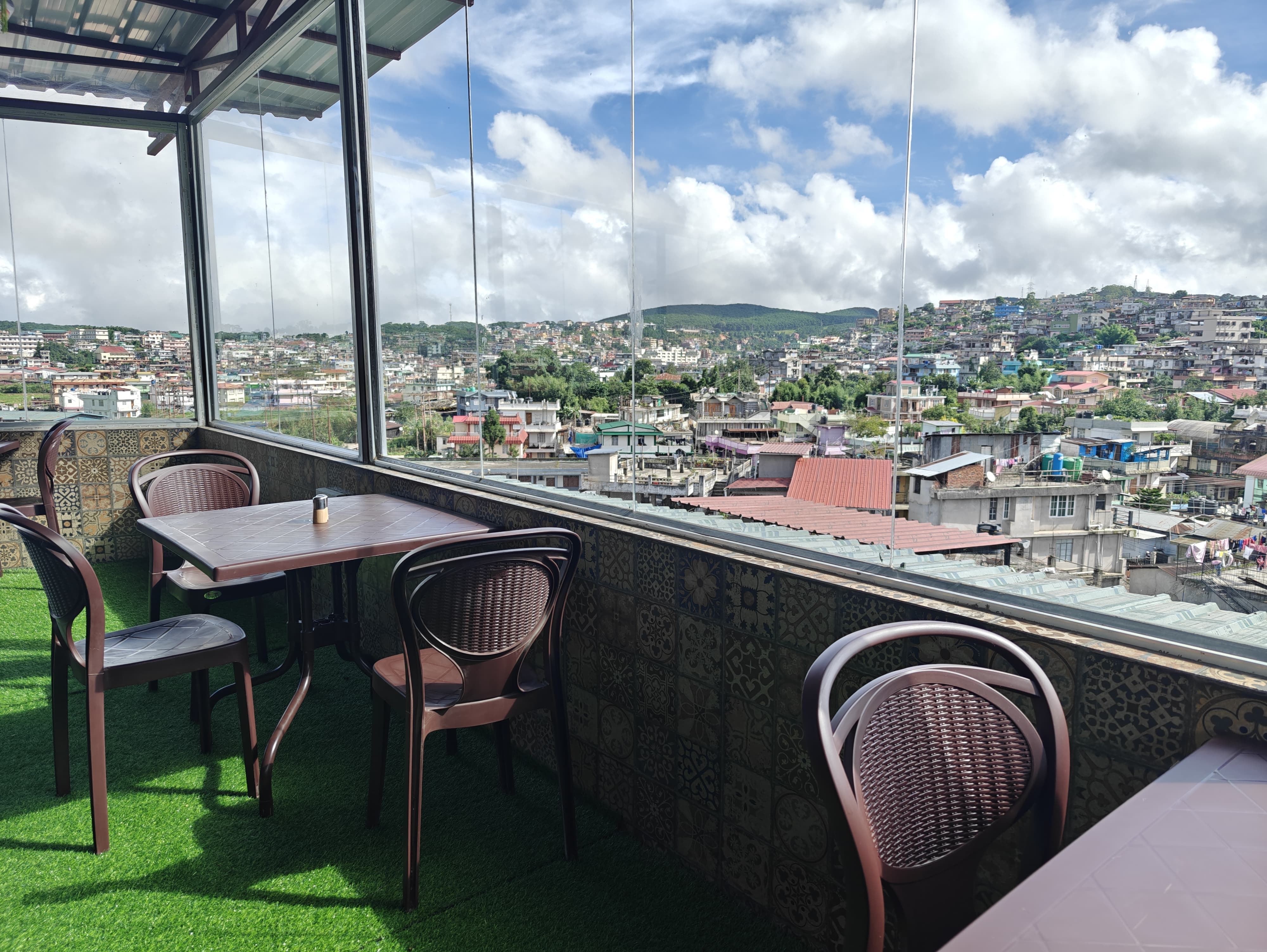 ATMOSPHERE BAR & RESTAURANT