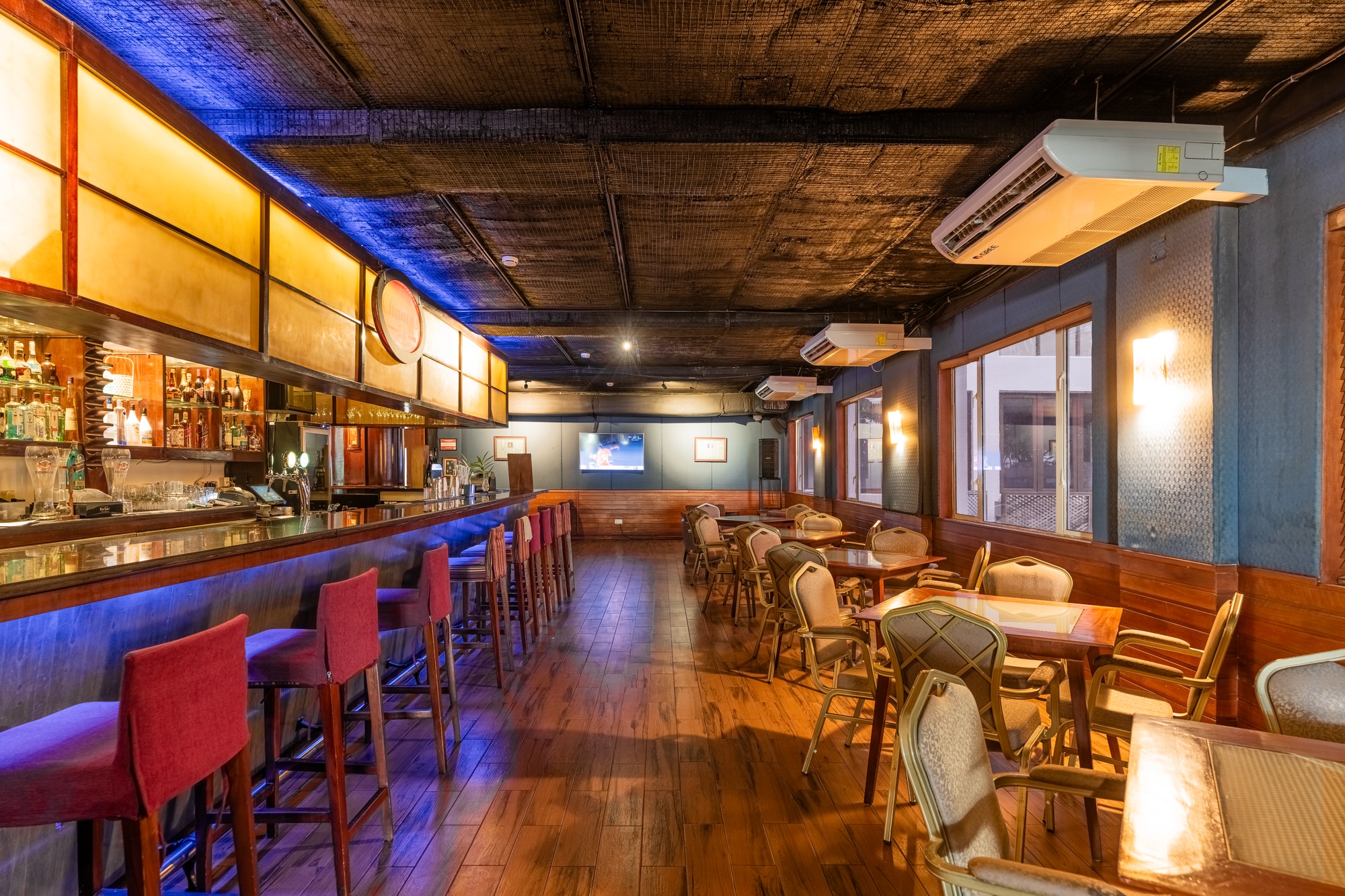 Champs Bar