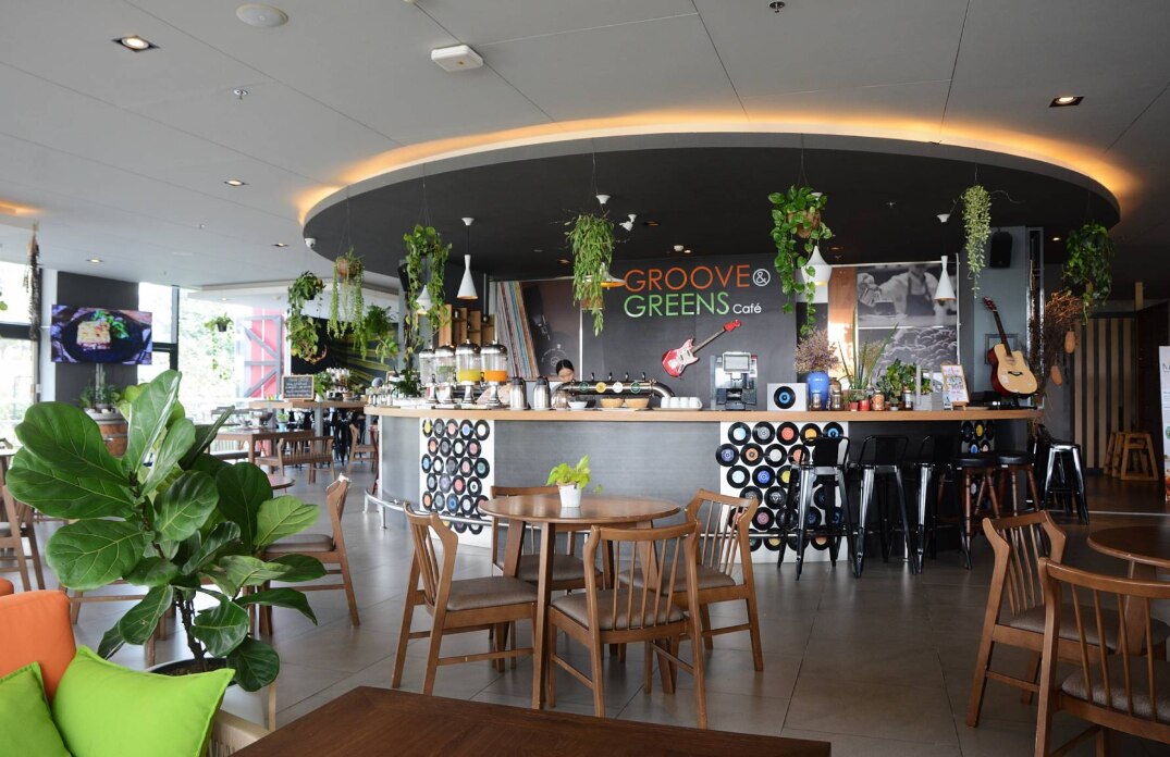GROOVE & GREENS Café