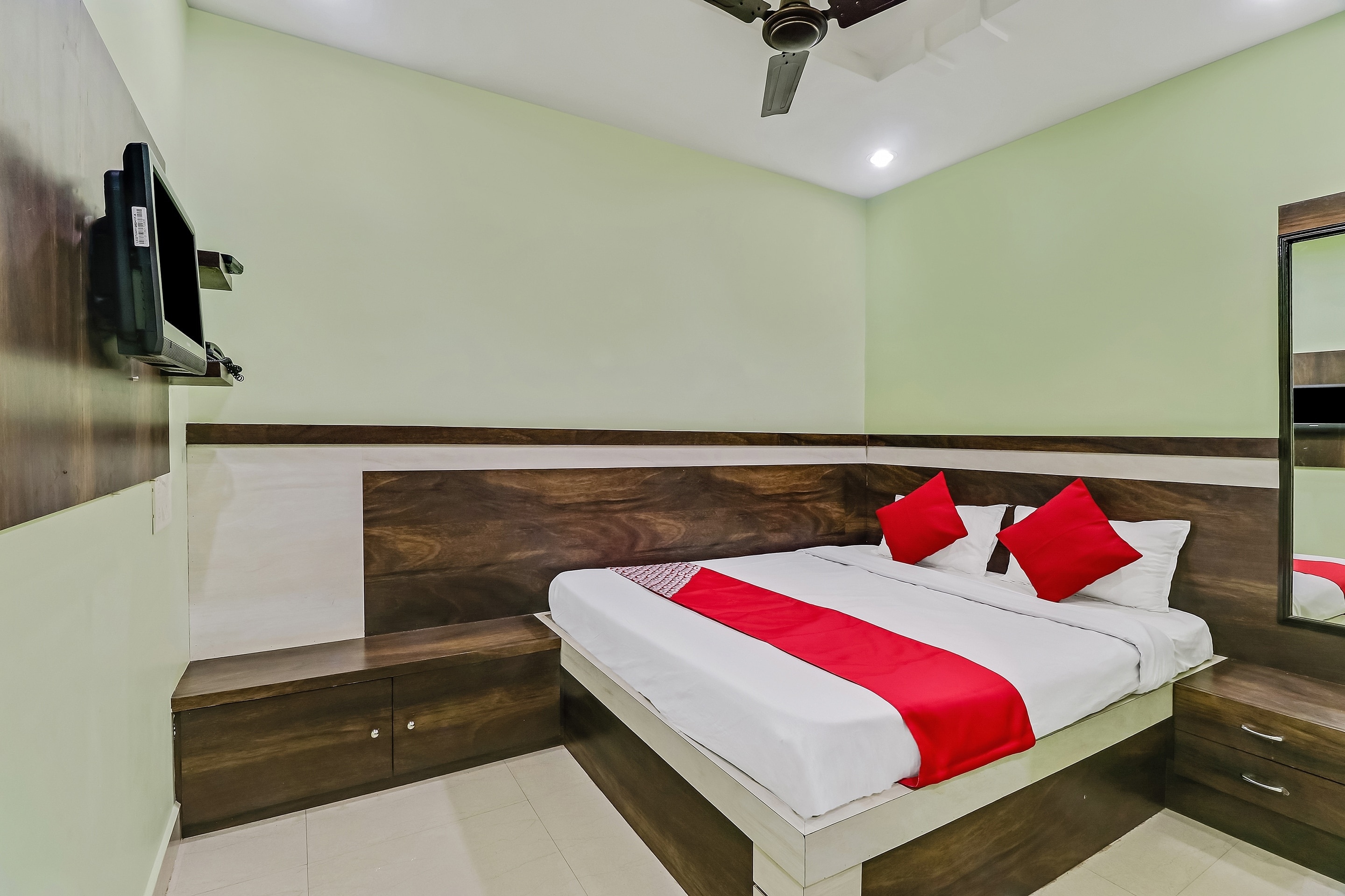 Royal Raj Hotel O Royal Raj Nandgaon | Book Hotel with Up to 25% OFF