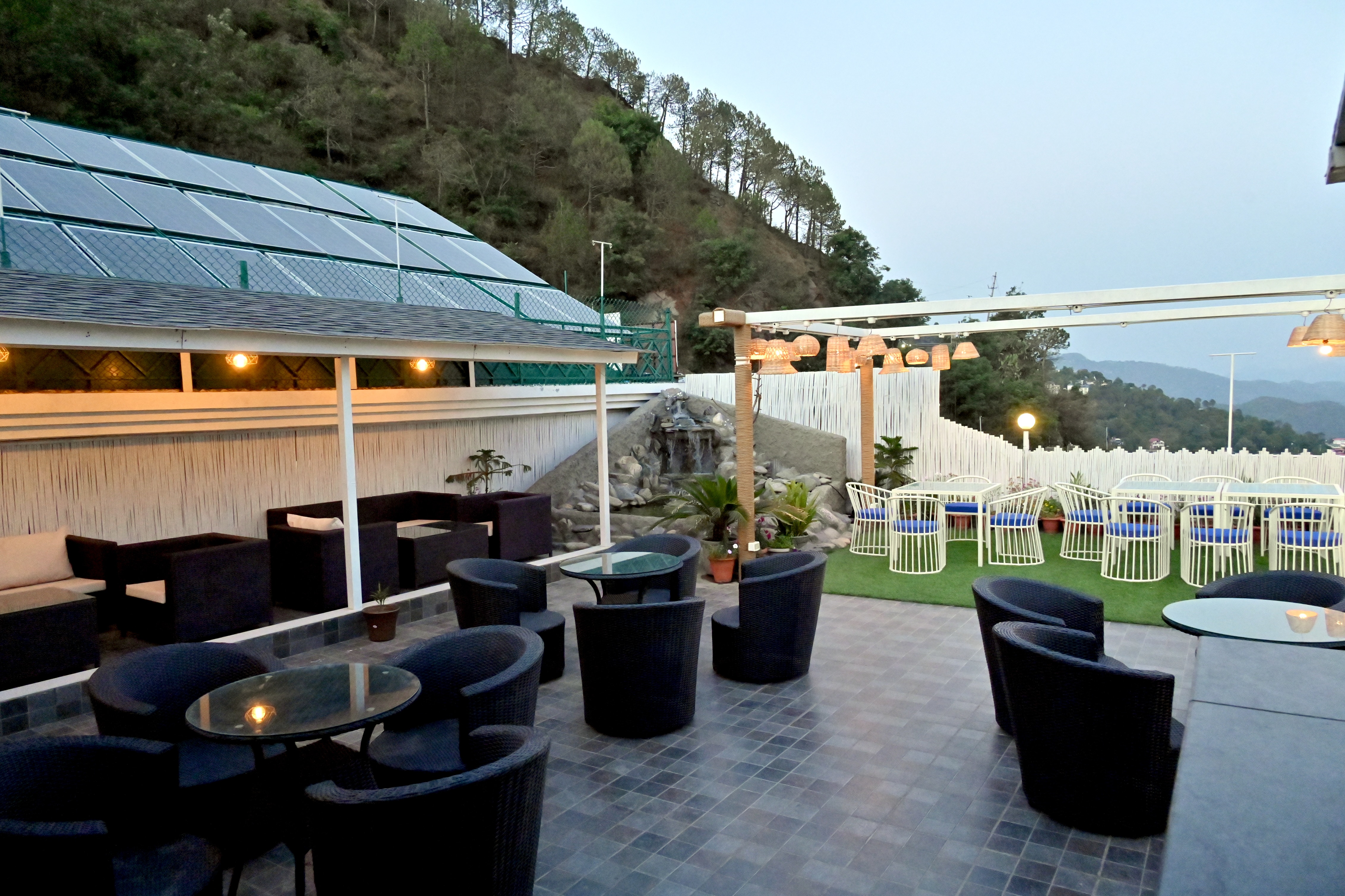 Cafe Dusk & Dawn