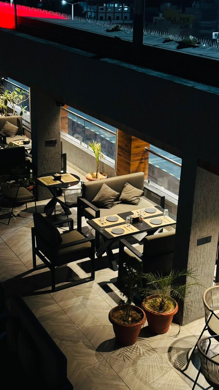 ROOF TOP RESTAURANT