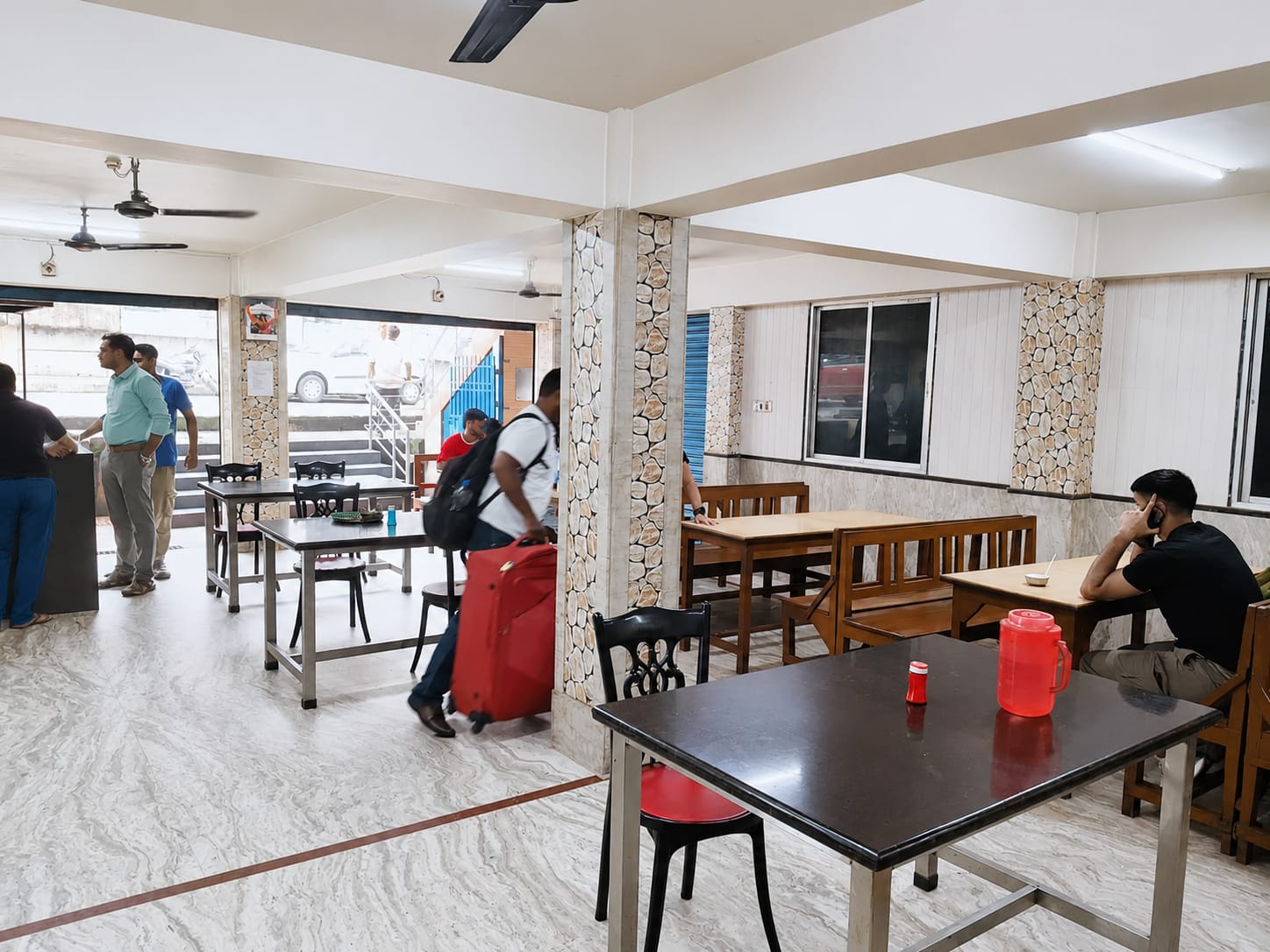 DAS RESTAURANT