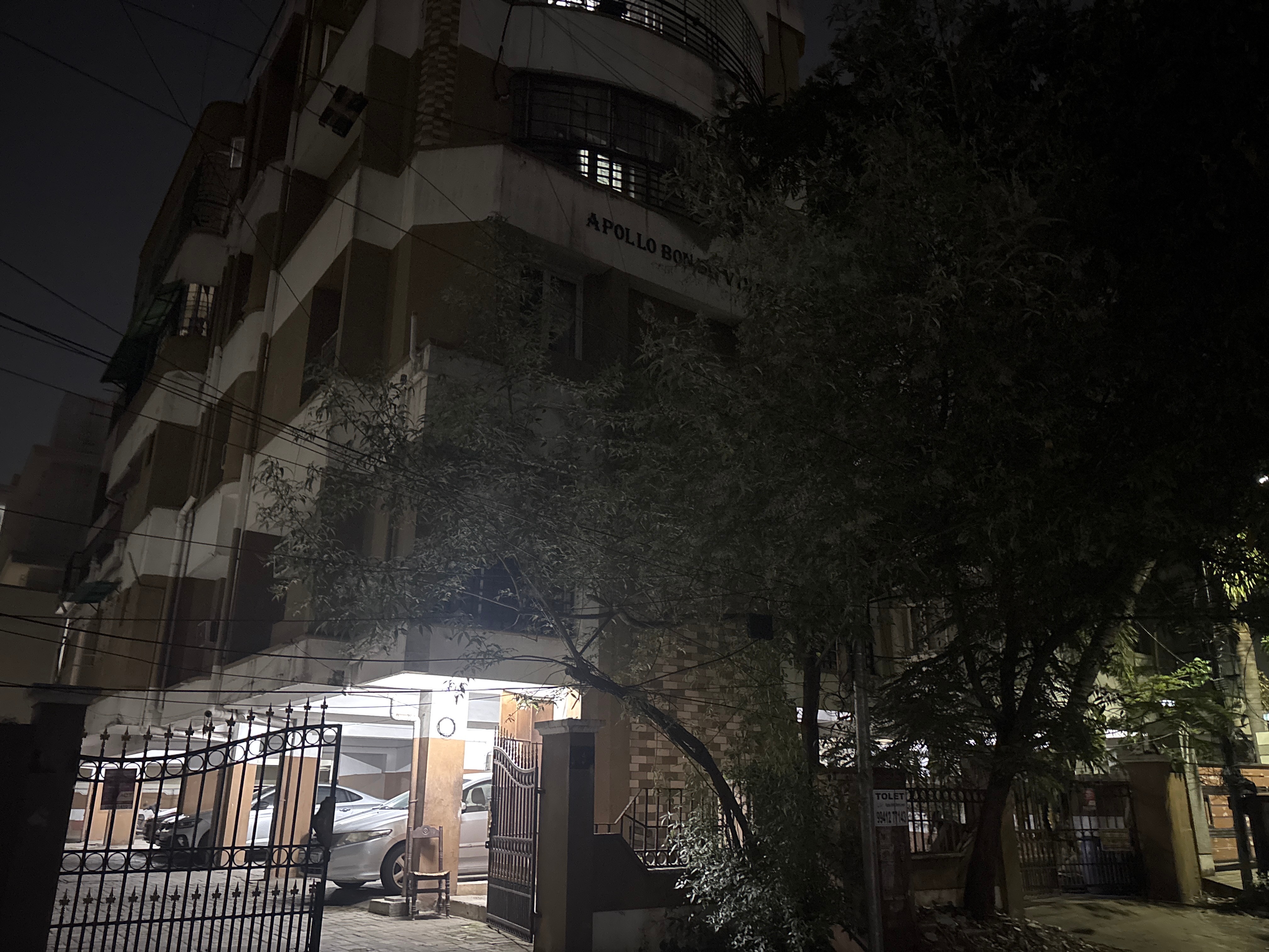 Go anywhere and get anything from home 𝗕𝗢𝗢𝗞 Chennai Apartment