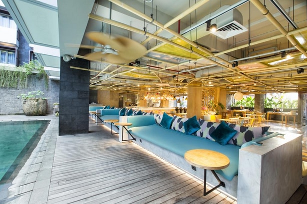 Kakatua Tropical Lounge