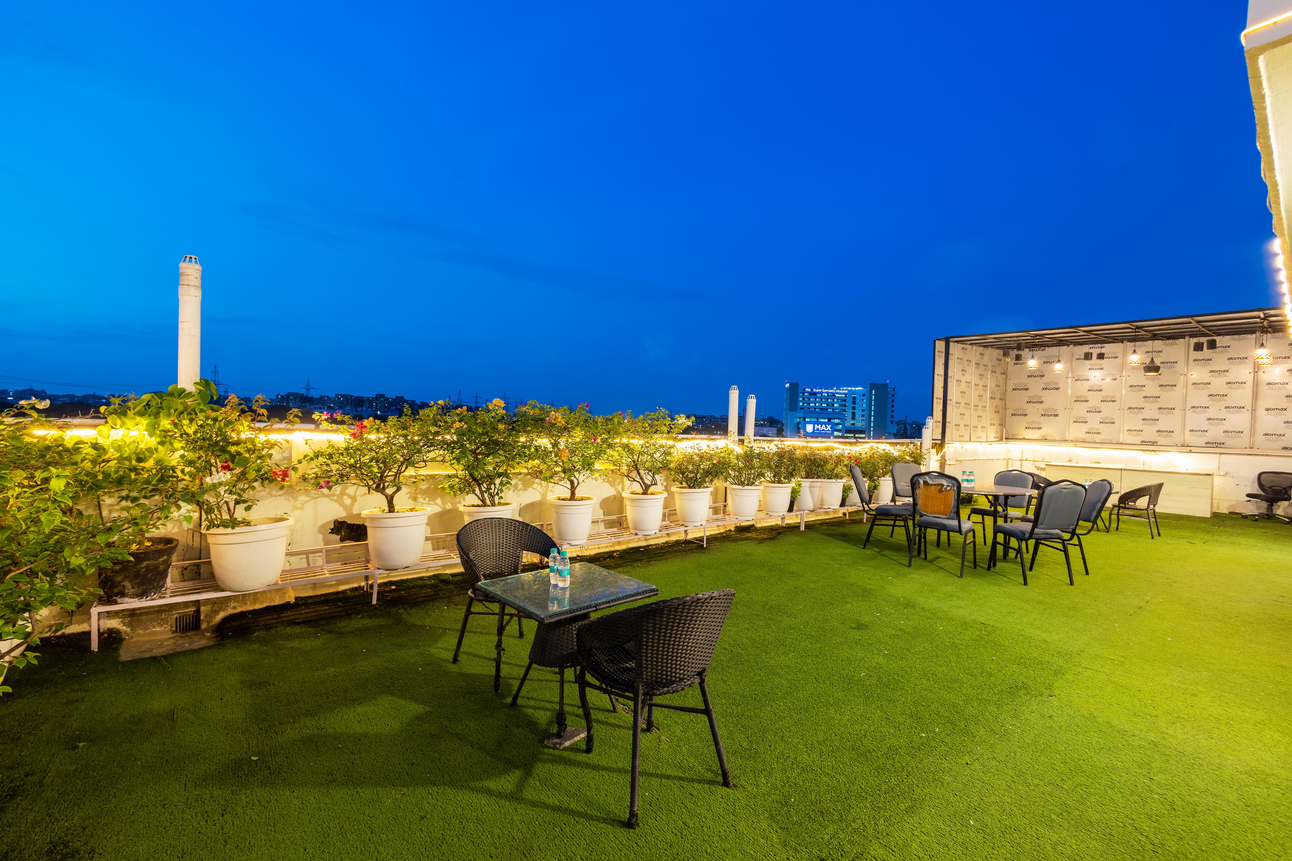 Rooftop Restaurant Park View