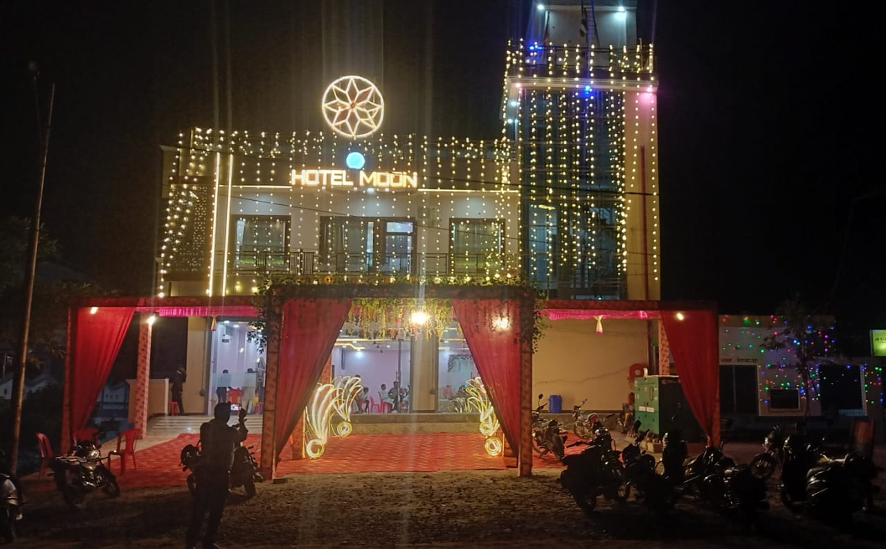 Mahbob Hotel HOTEL MOON 𝗕𝗢𝗢𝗞 Mahoba Hotel