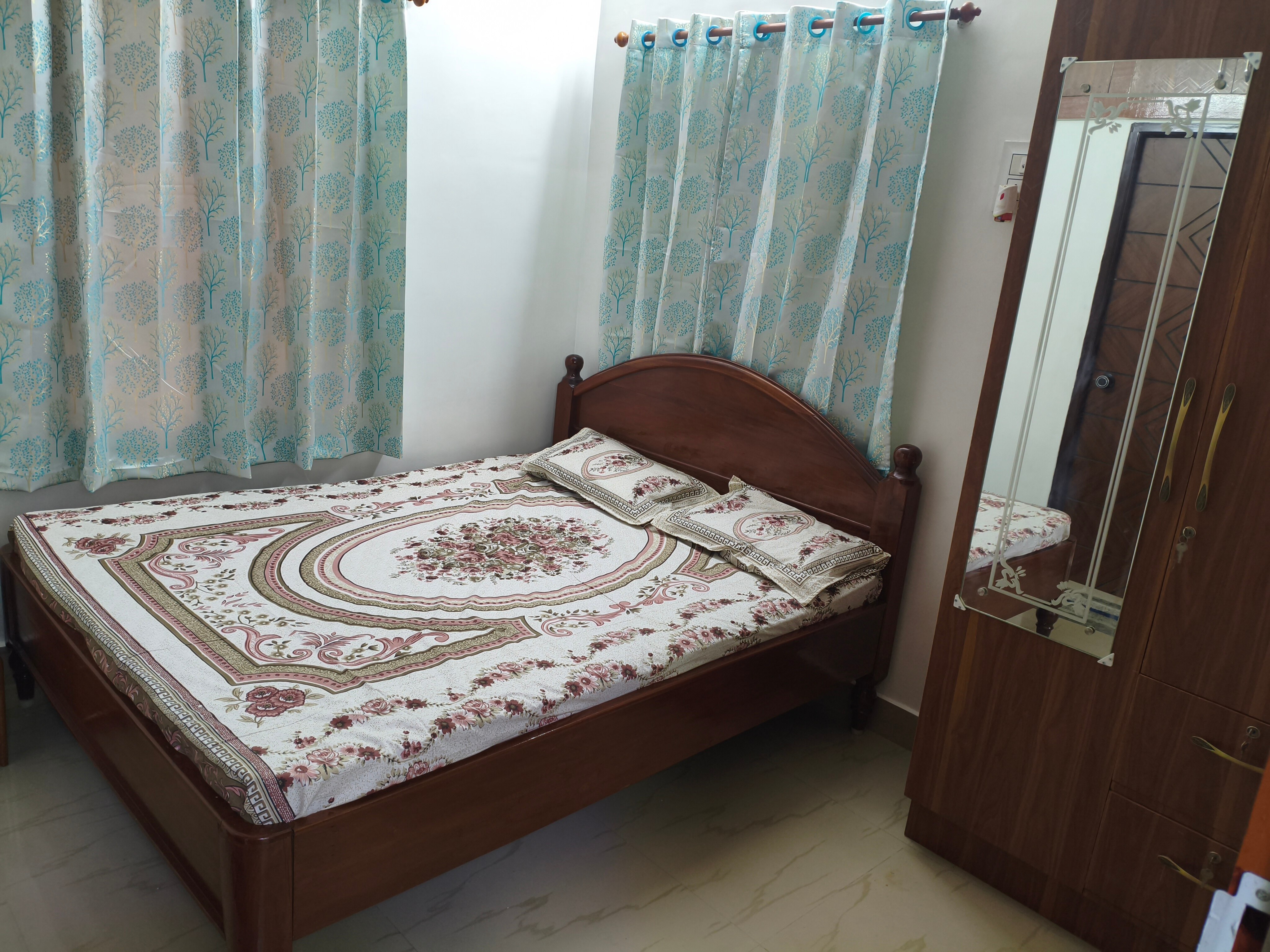 Address of Shri Krishna's homes - Homestay in Chennai