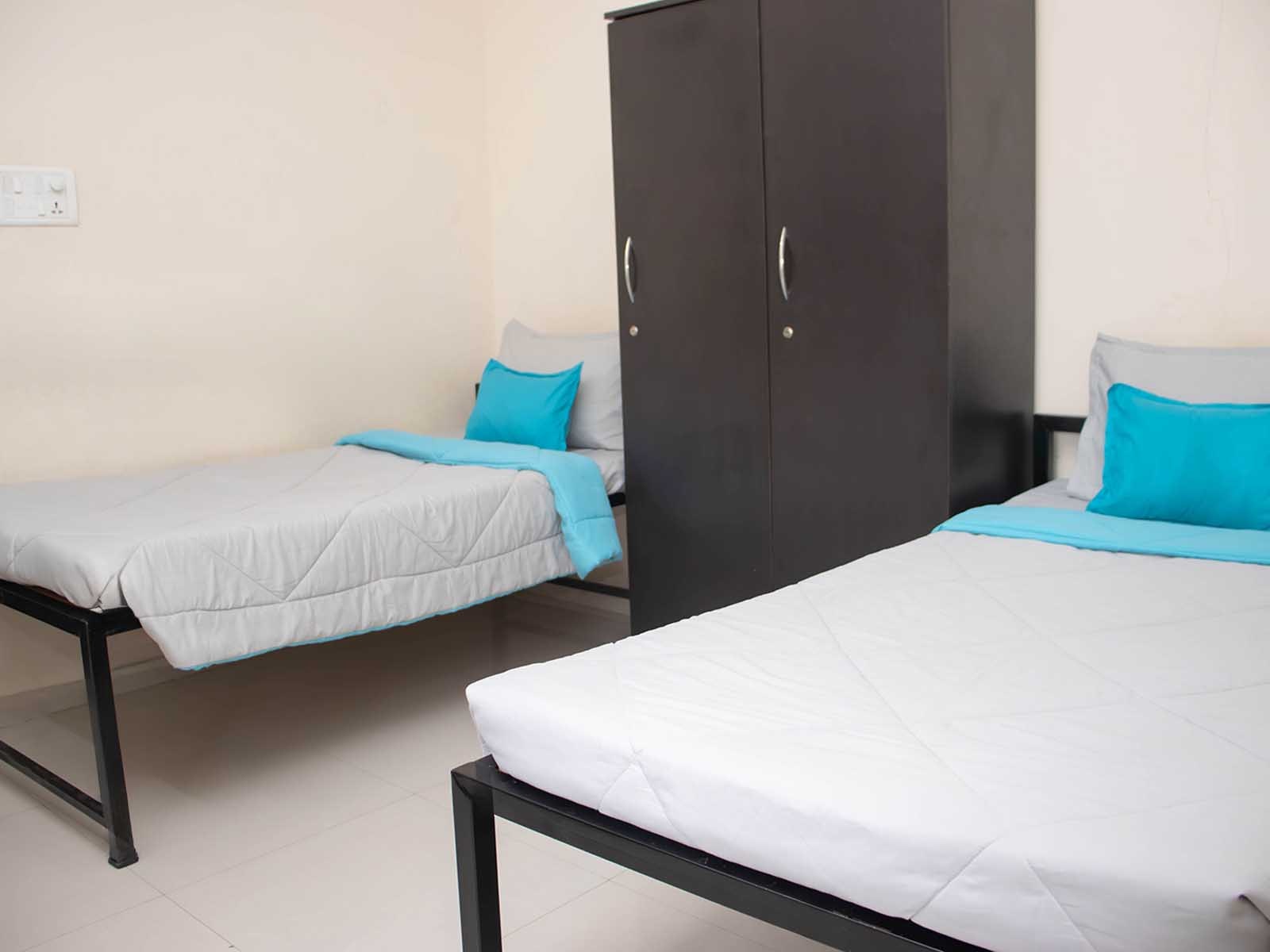 Z Express Lakeview 𝗕𝗢𝗢𝗞 Hyderabad Hotel