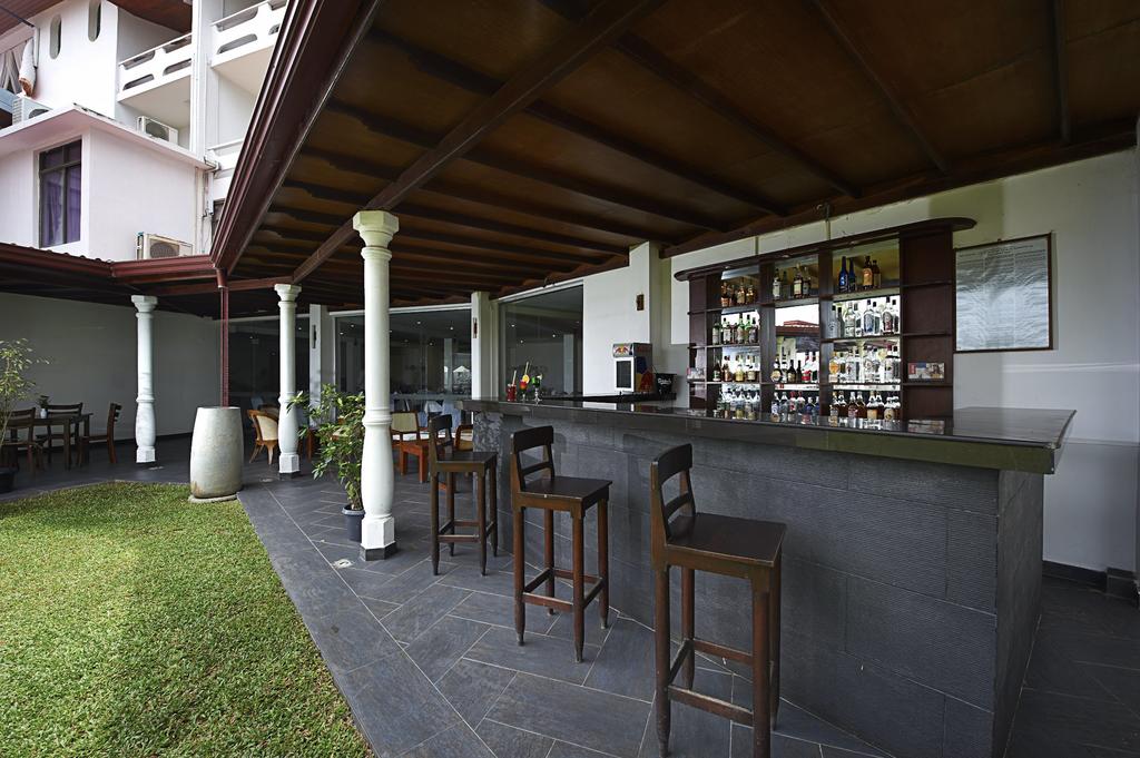 Garden Bar