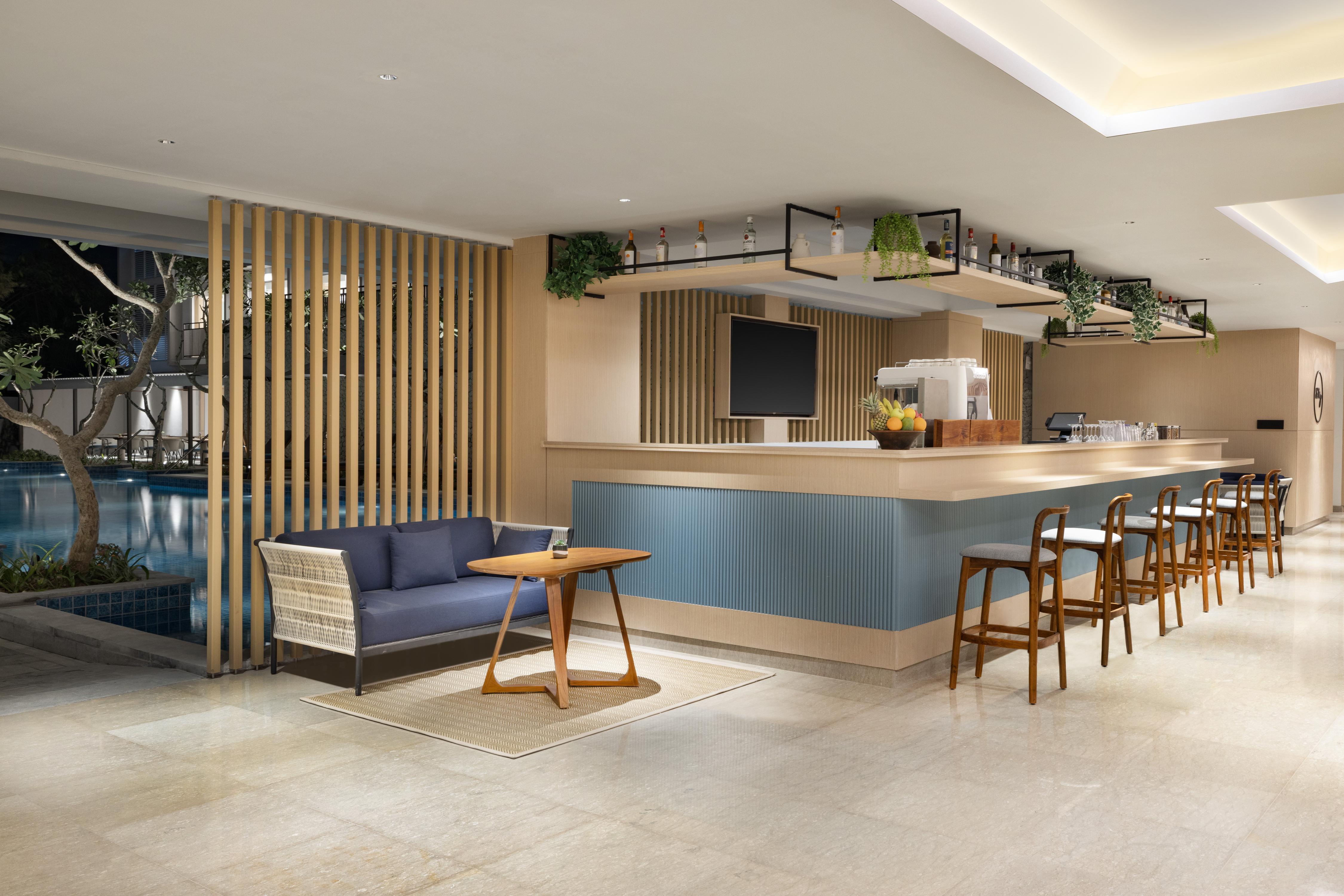 T&Co. Pool Bar