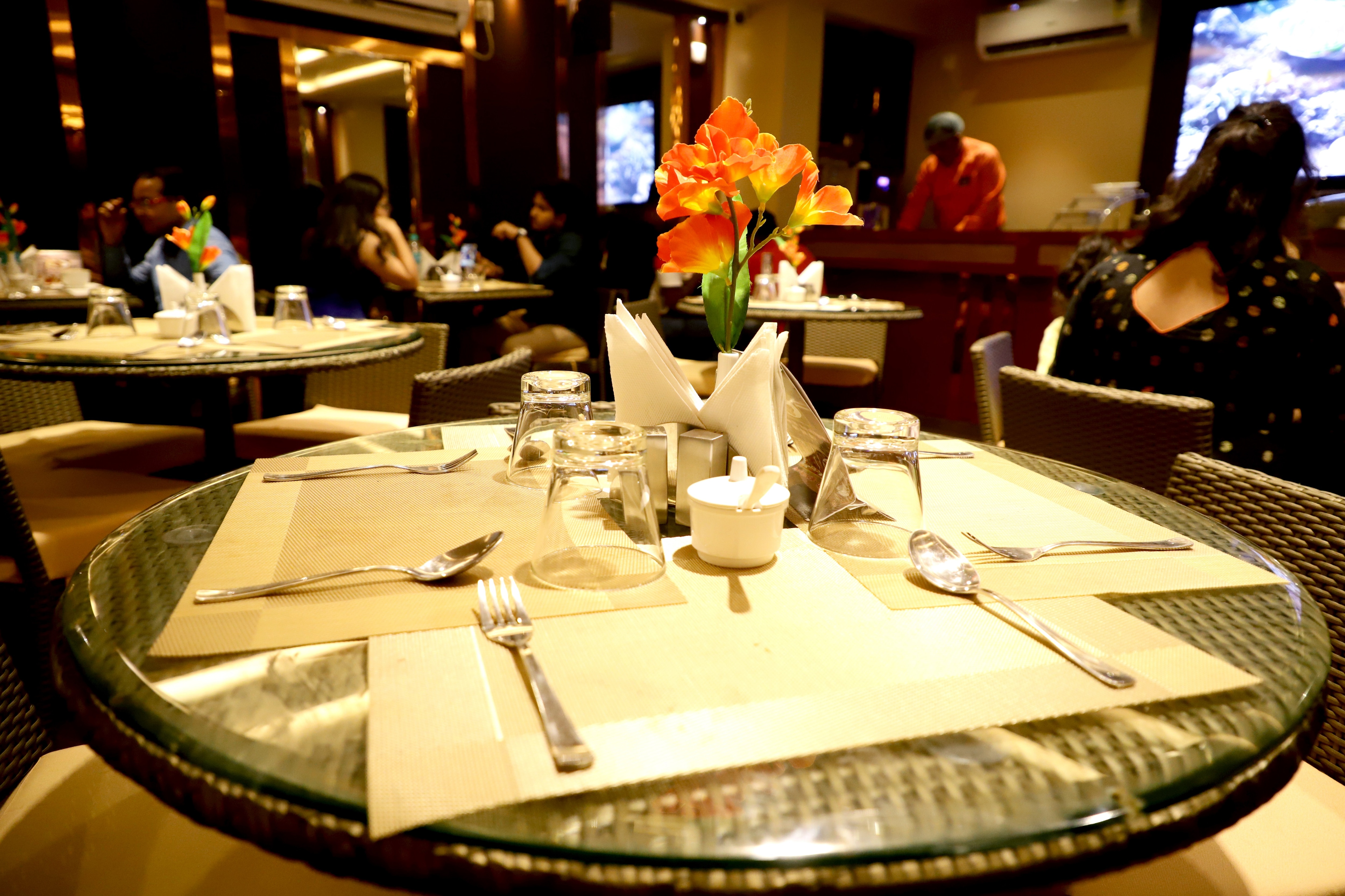 SAMRAT & CAFE AVENUE