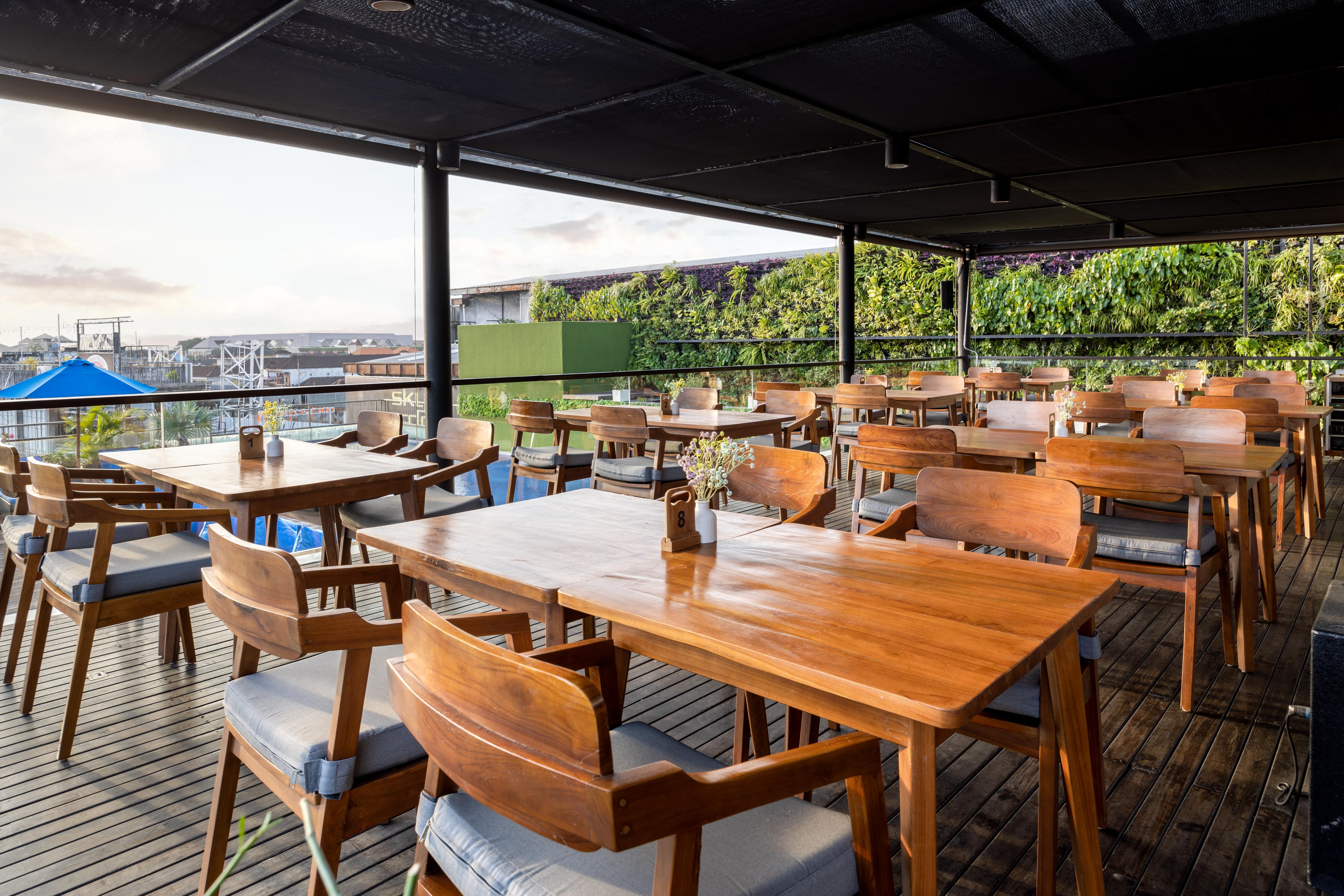 Height Bar & Resto