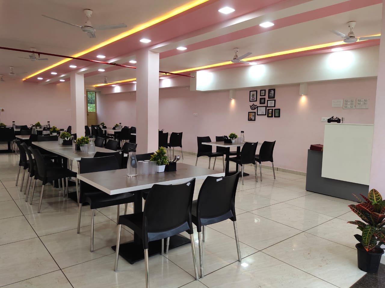 Jay Bhole Restaurant