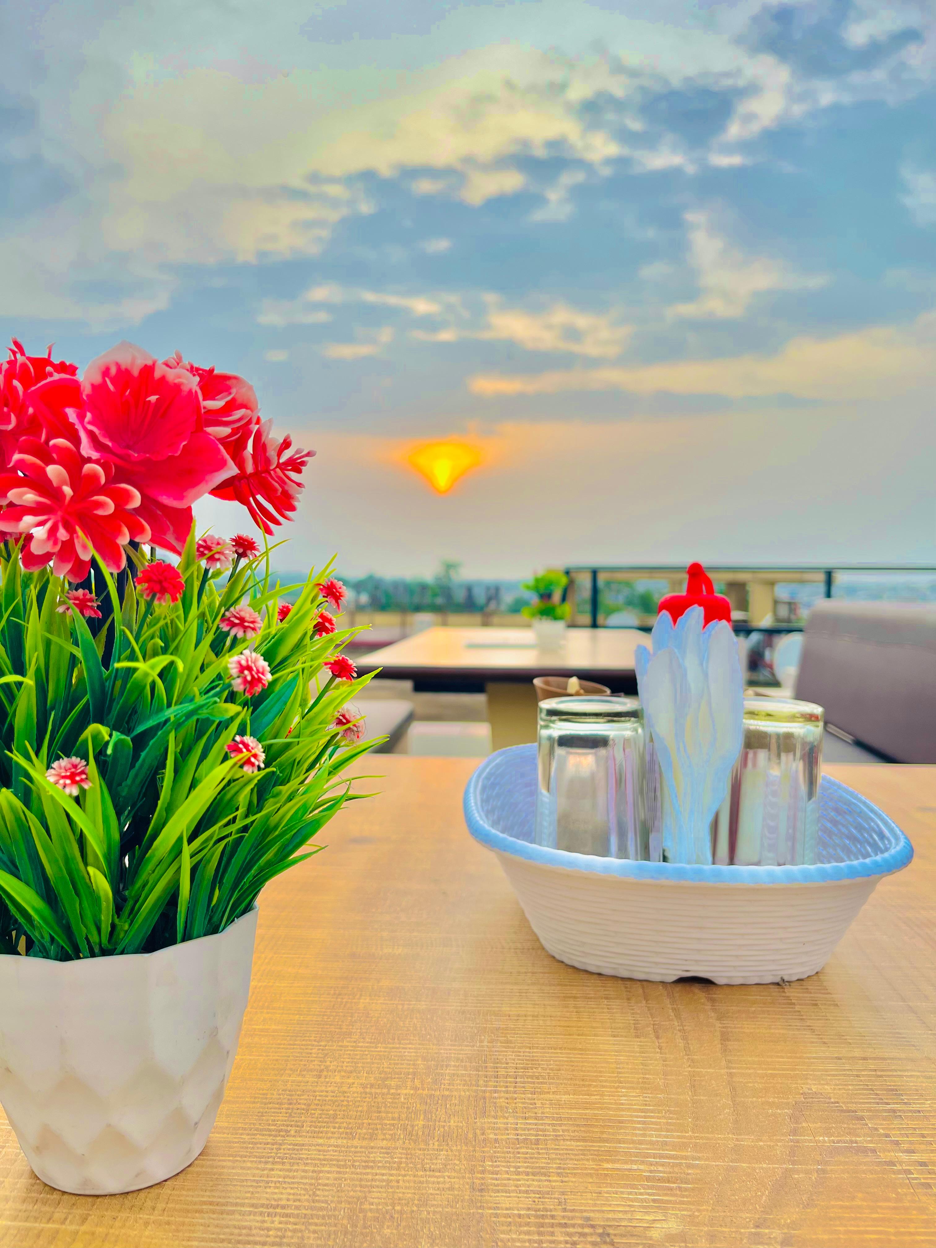 Nakshatra Sky Lounge Restro & Cafe