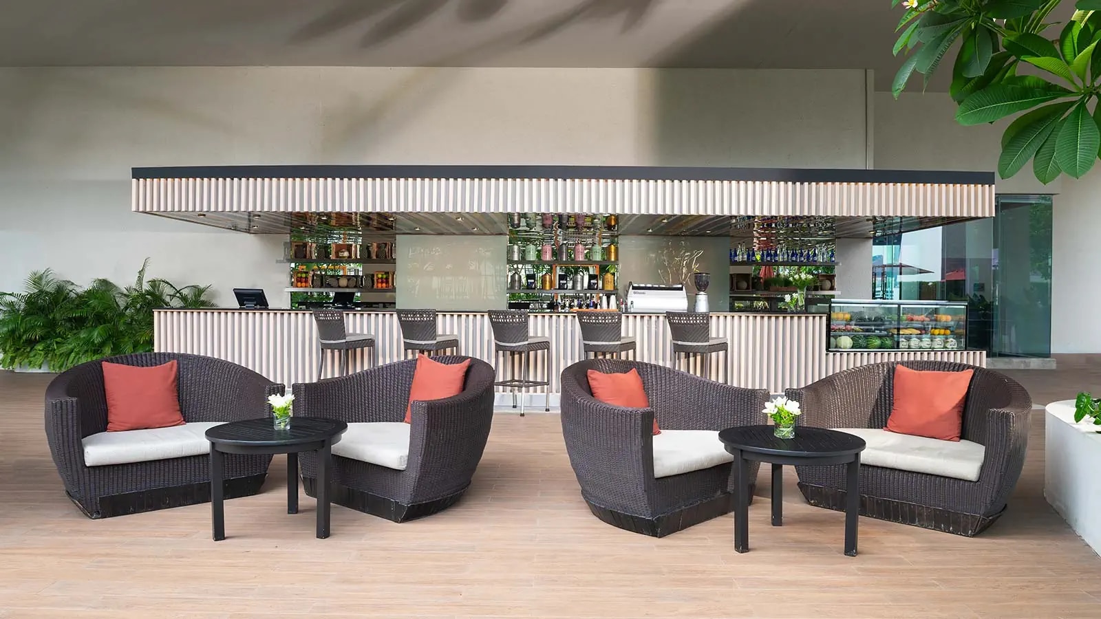 Aqua Eatery & Bar