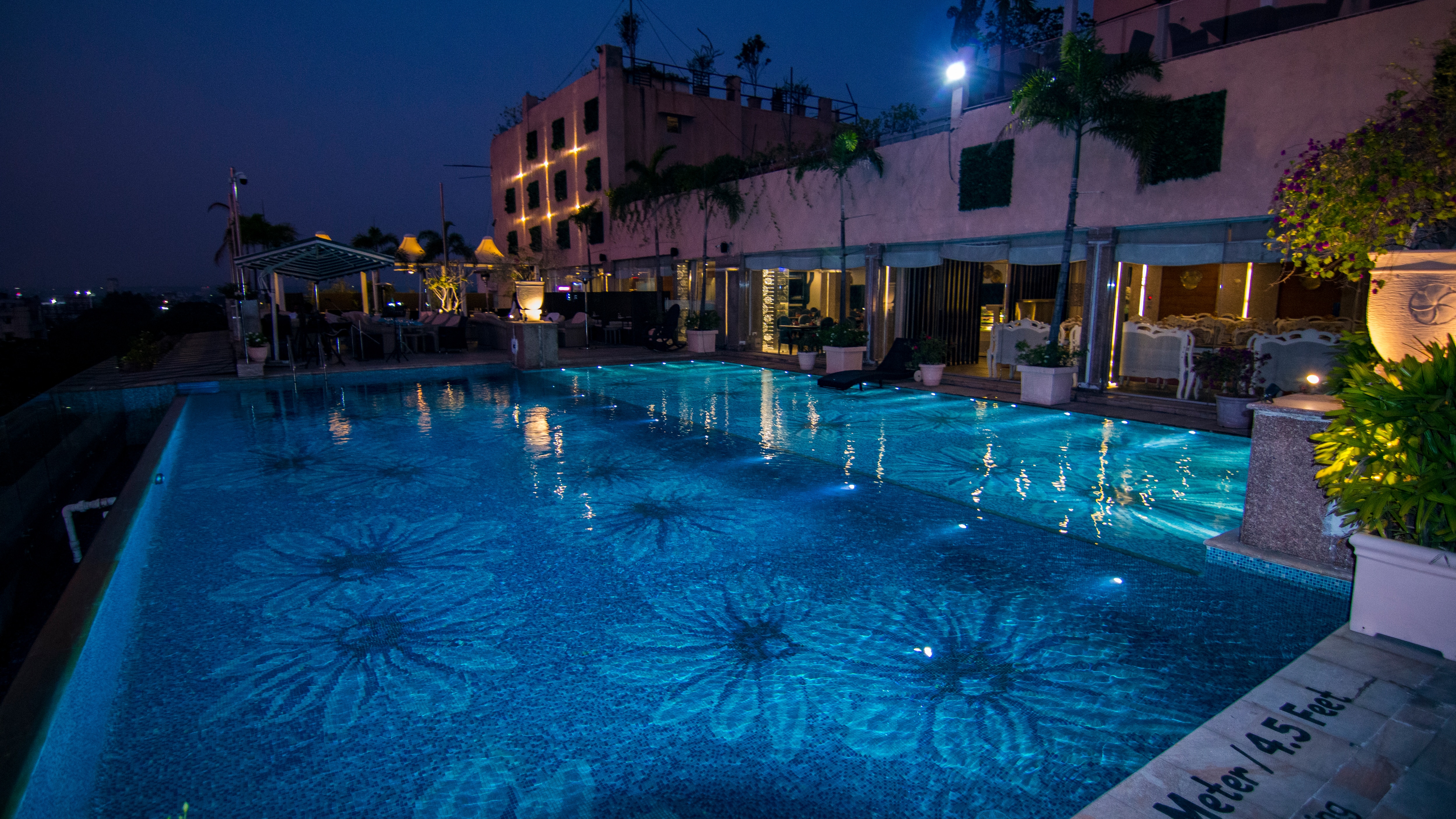 POOLDECK