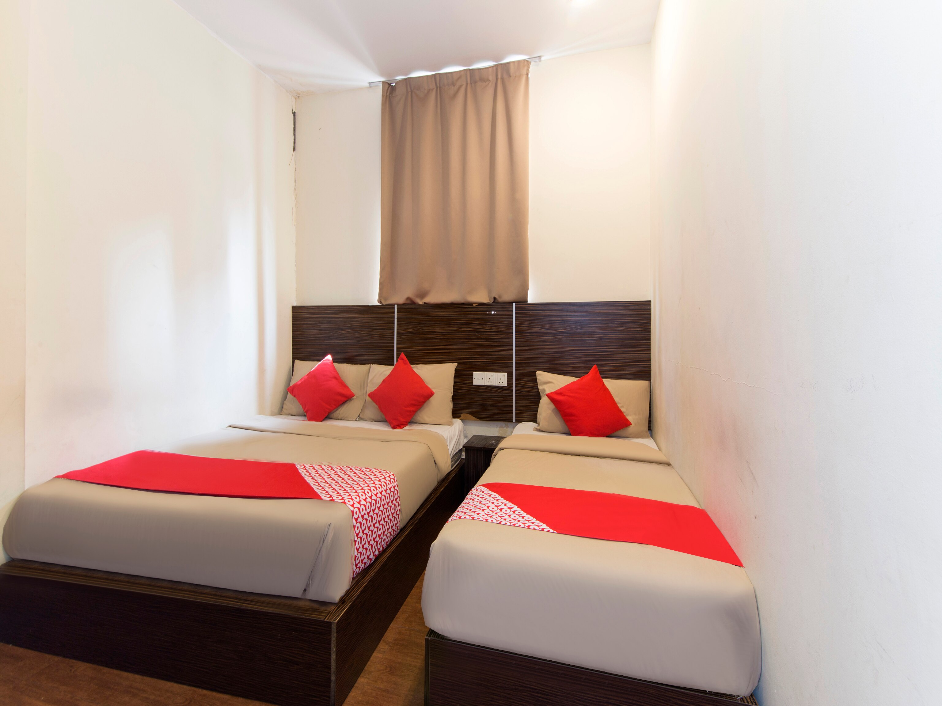 OYO 148 Hotel Standard  Kuala Lumpur  INR 1215 OFF   1  2  1  5  