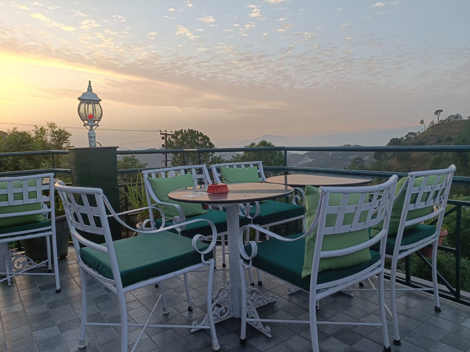 HANGOUR BAR & RESTAUTANT