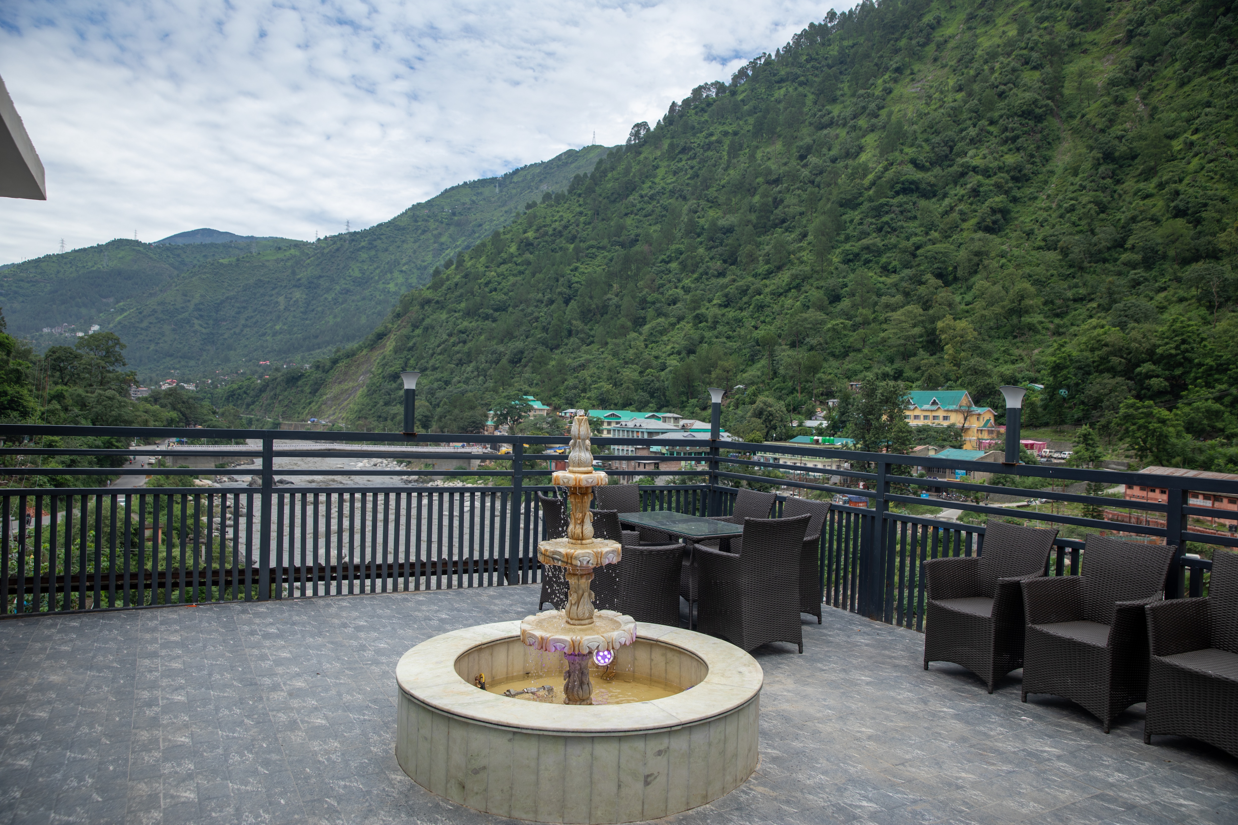 Sky Lounge (Chawlas2)