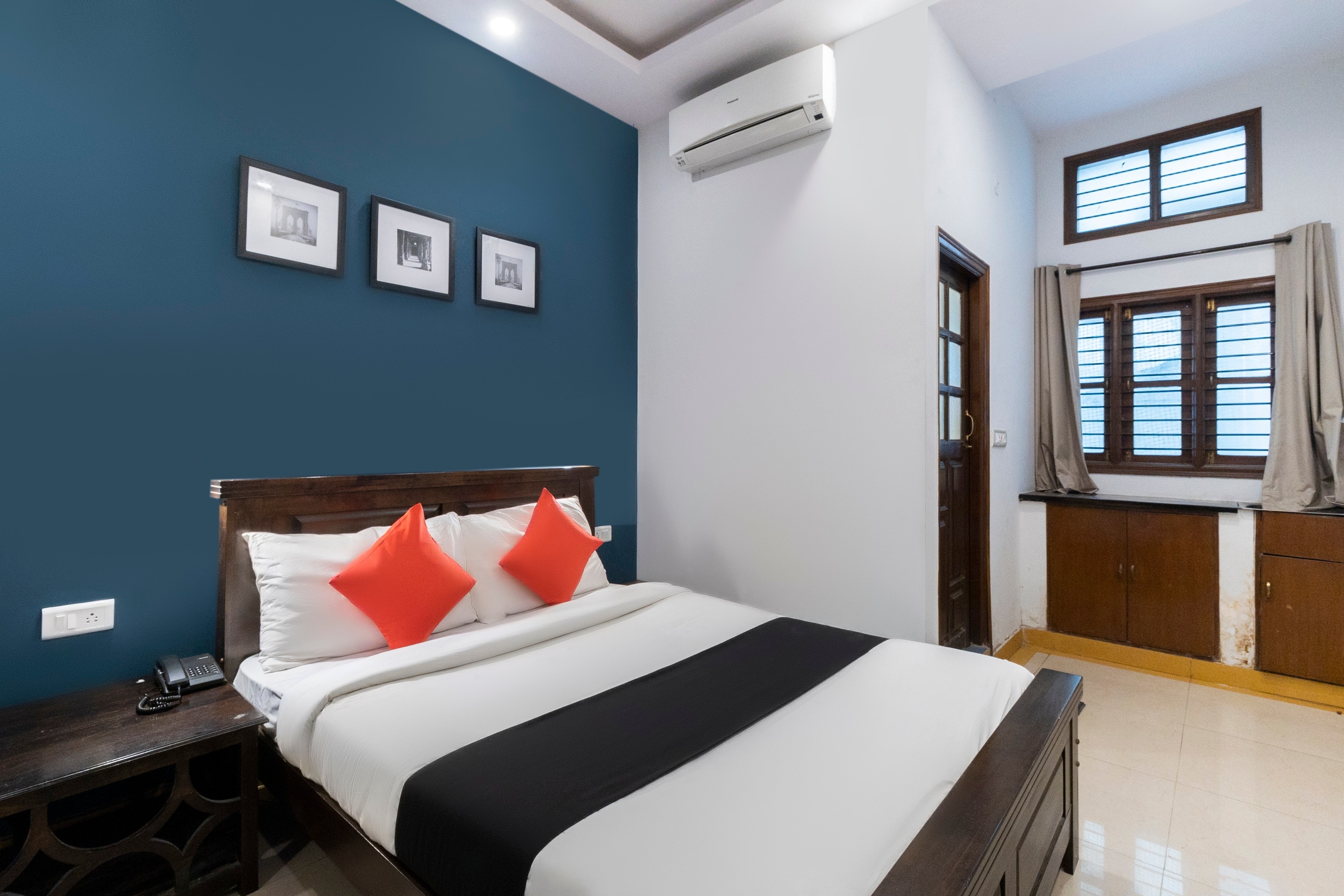 Capital O 70156 Victorian Comforts -Restaurant