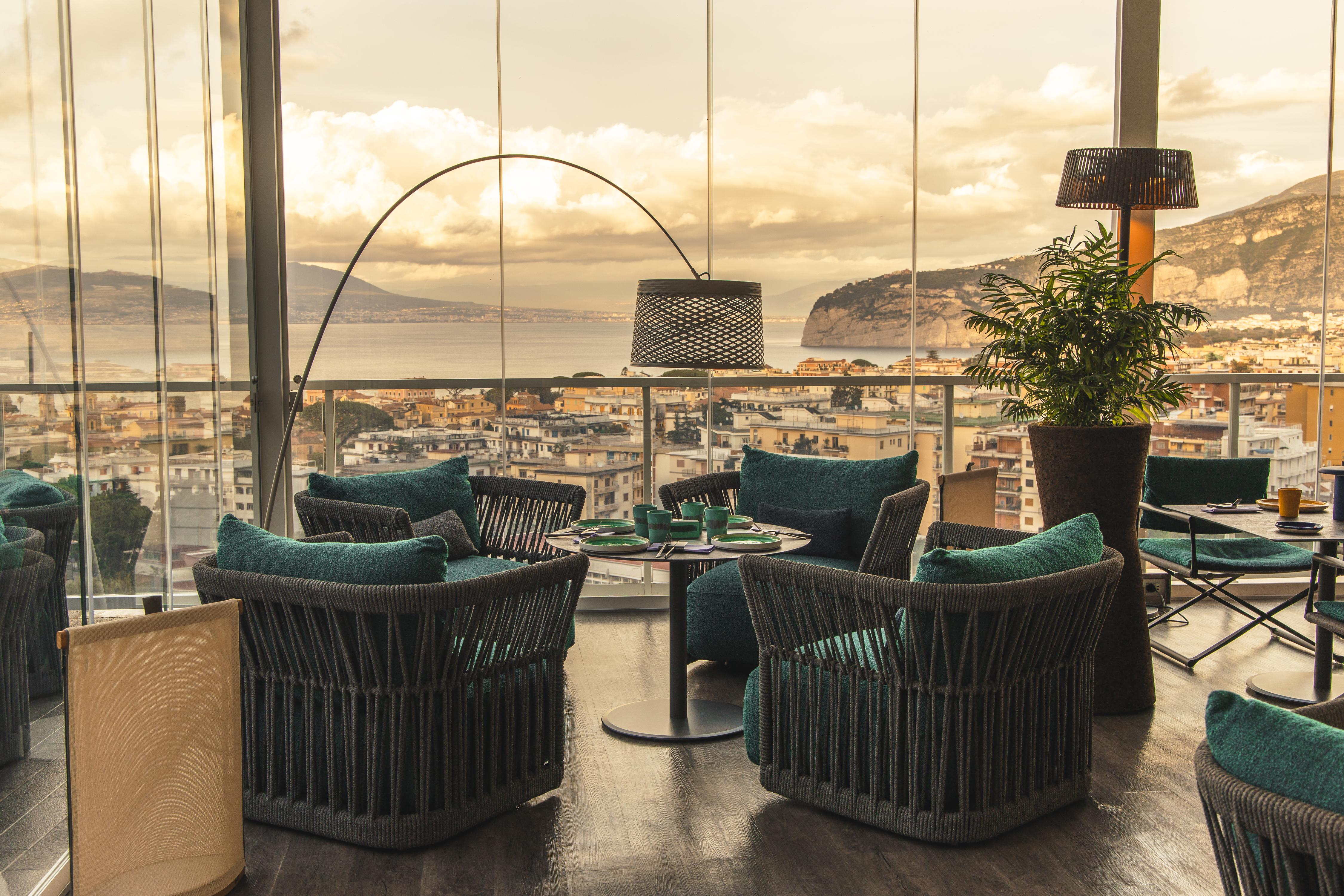 Happyssimo, a dreamy rooftop pool