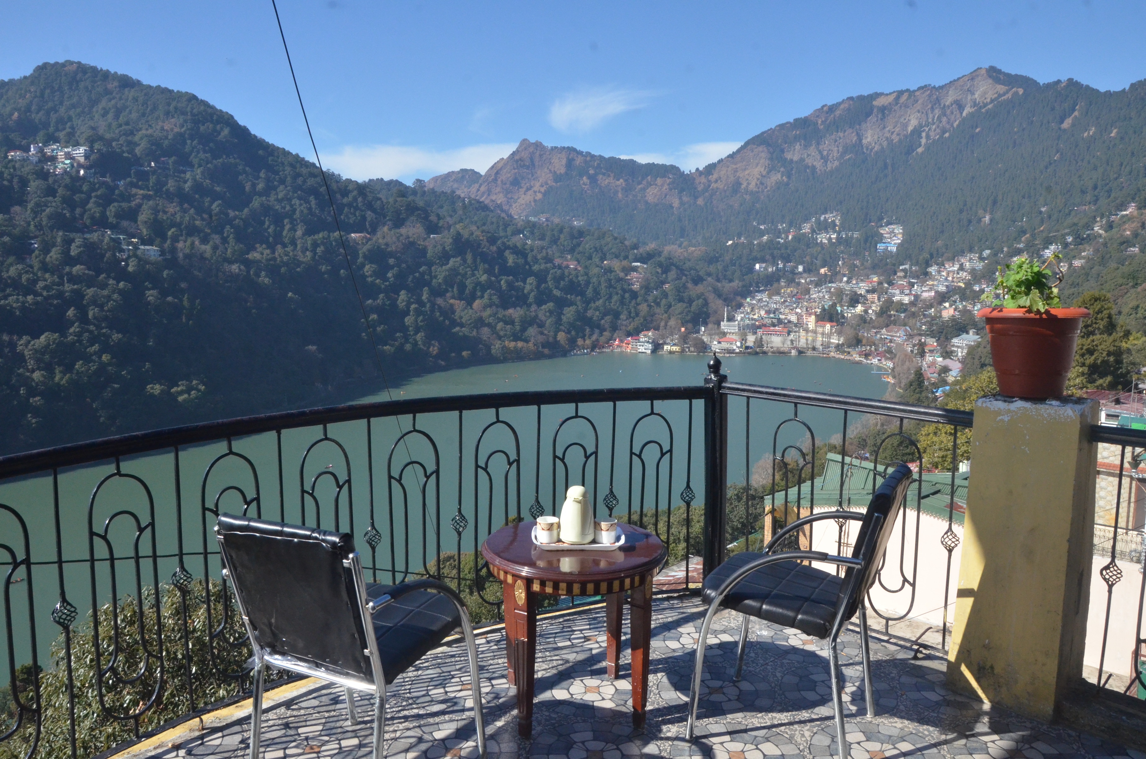 nainital-willows-lake-view-rooms-nainital-homestay