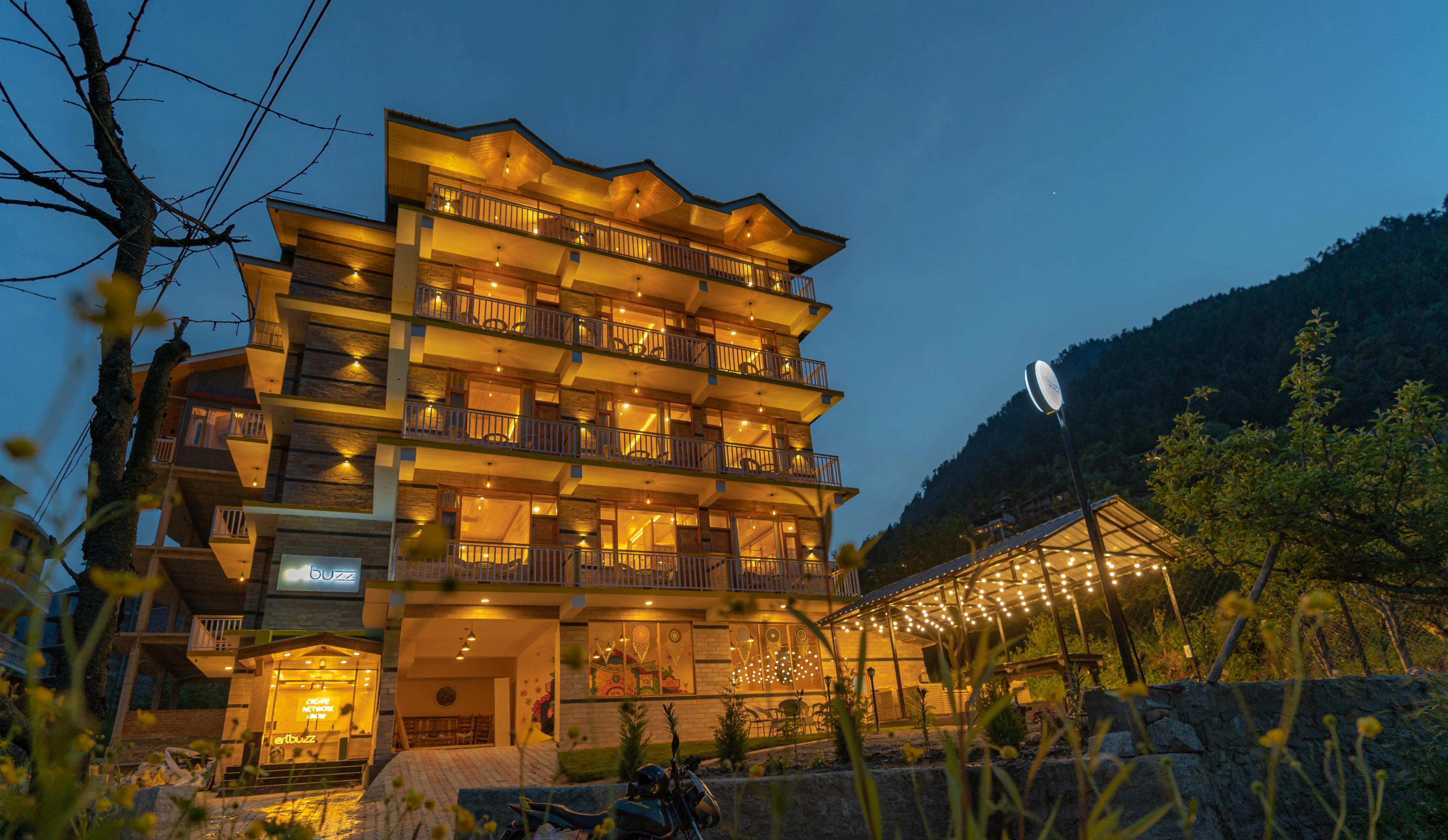 The Social Stays Manali Hostel Manali - Reviews, Photos & Offer