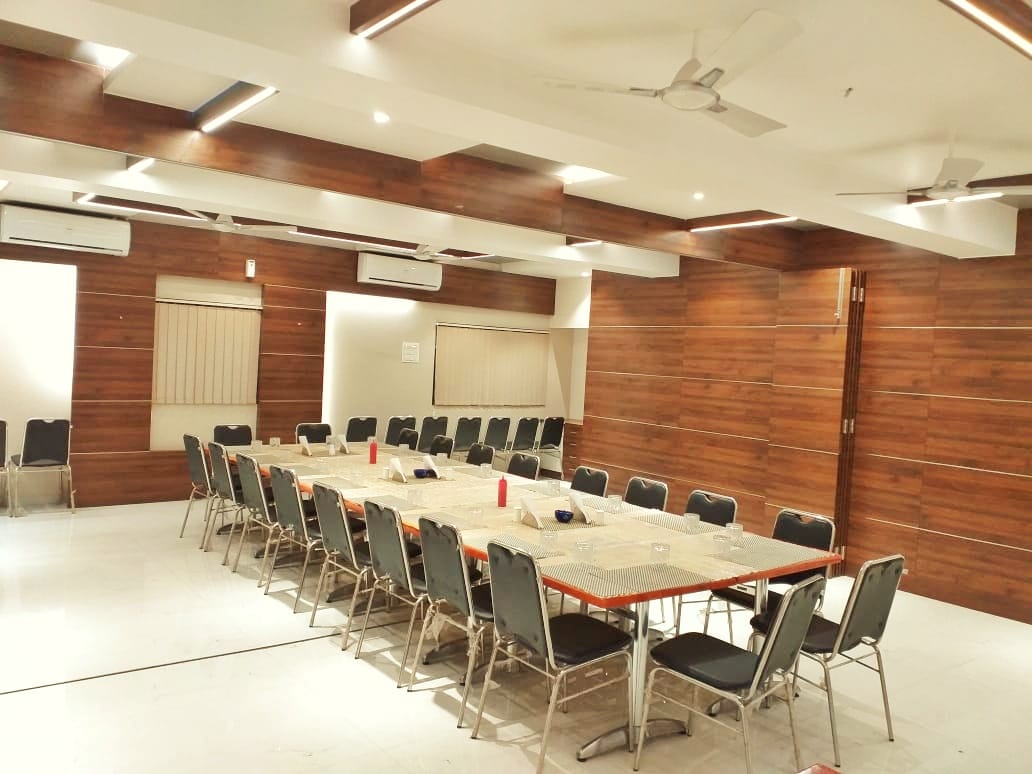 Hotel Dhruva Bar & Restaurant