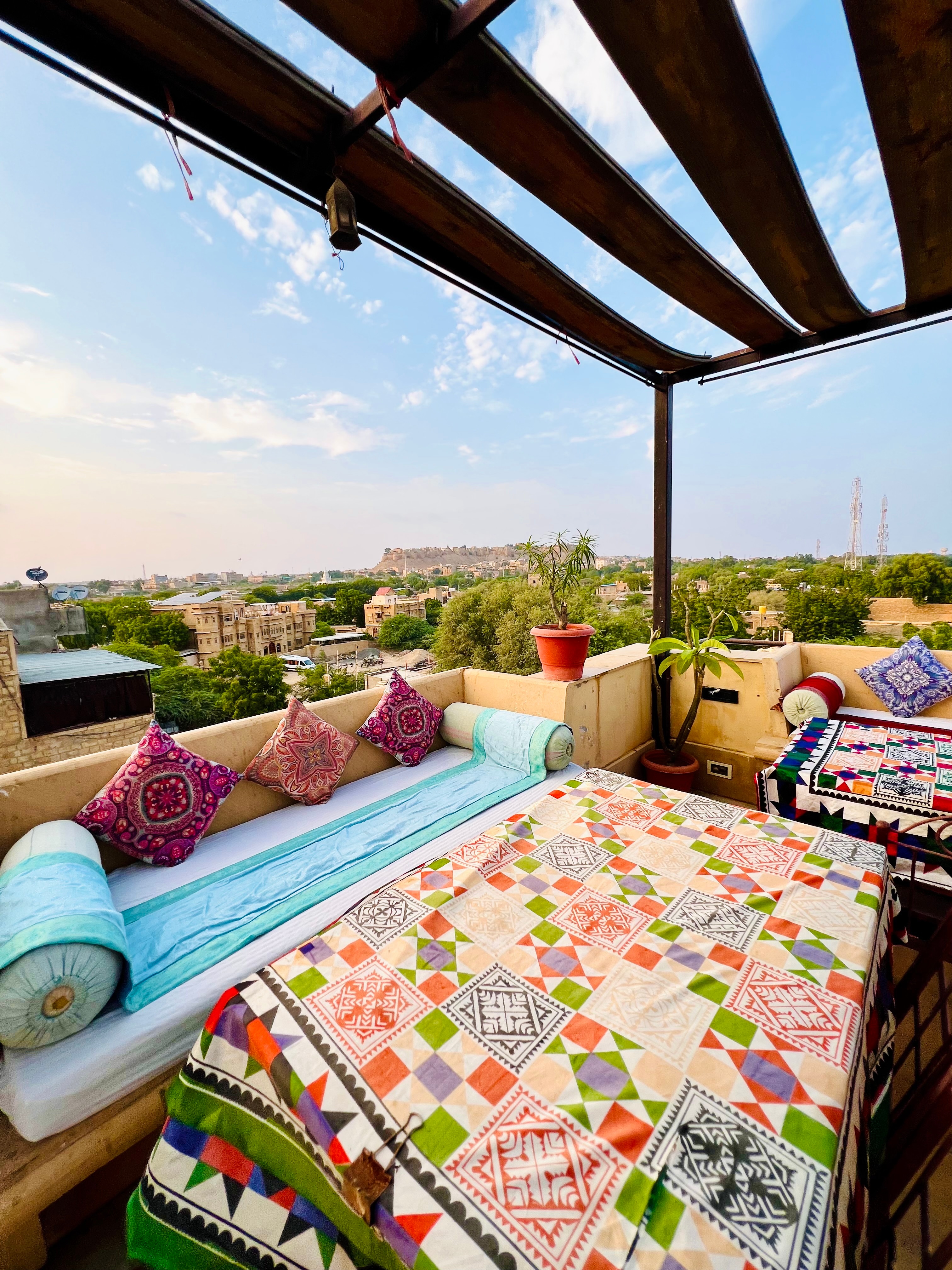 Jaisan Restaurant & Cafe