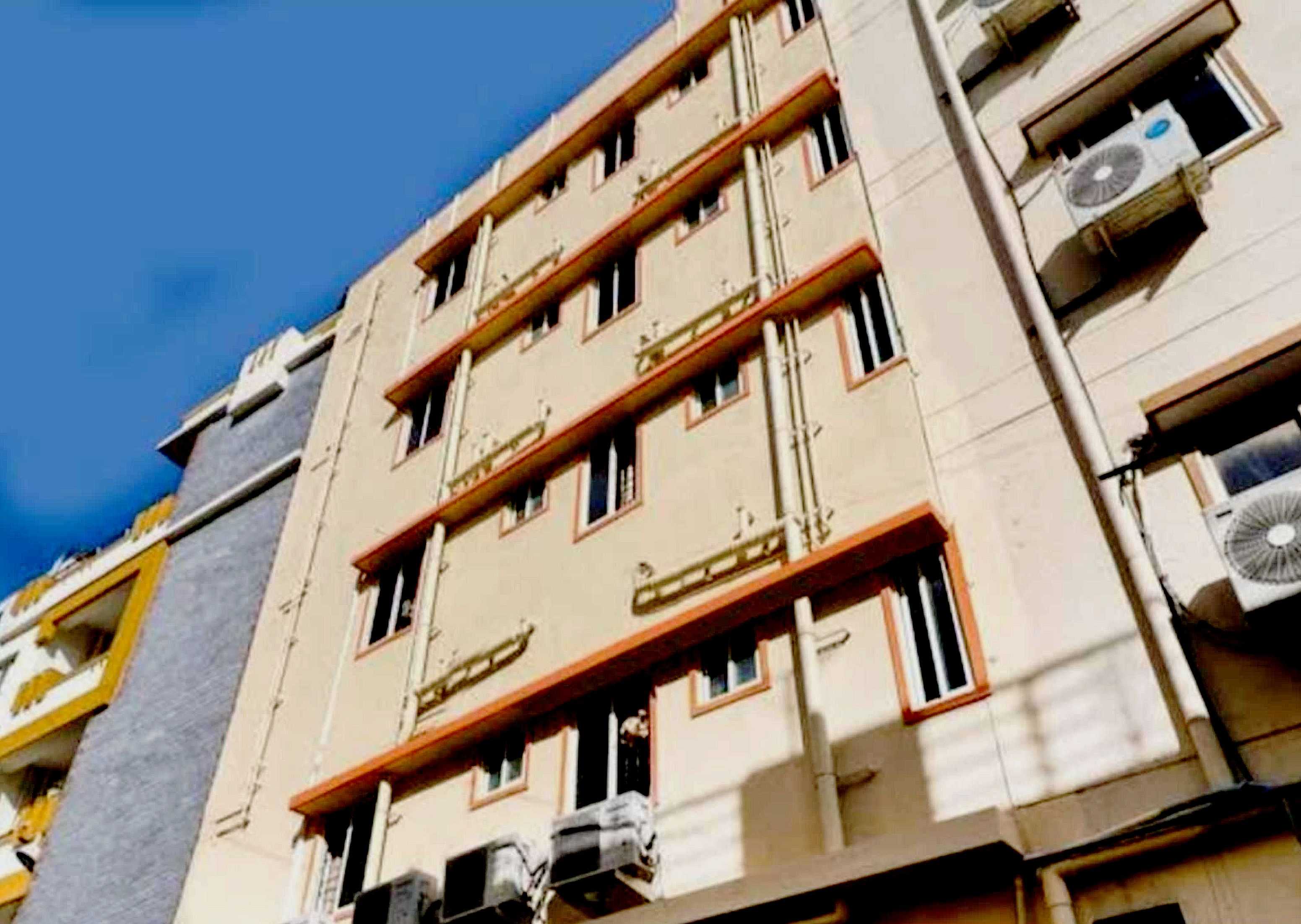 Collection O Emara Galaxy Executive Rooms-Restaurant