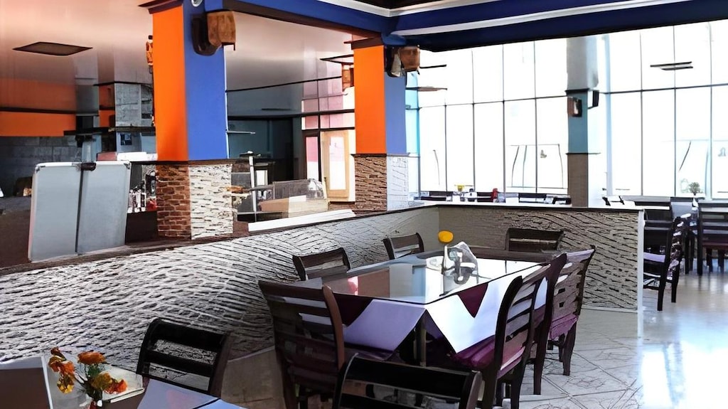 MANDARIN VILLAGE RESTAURANT