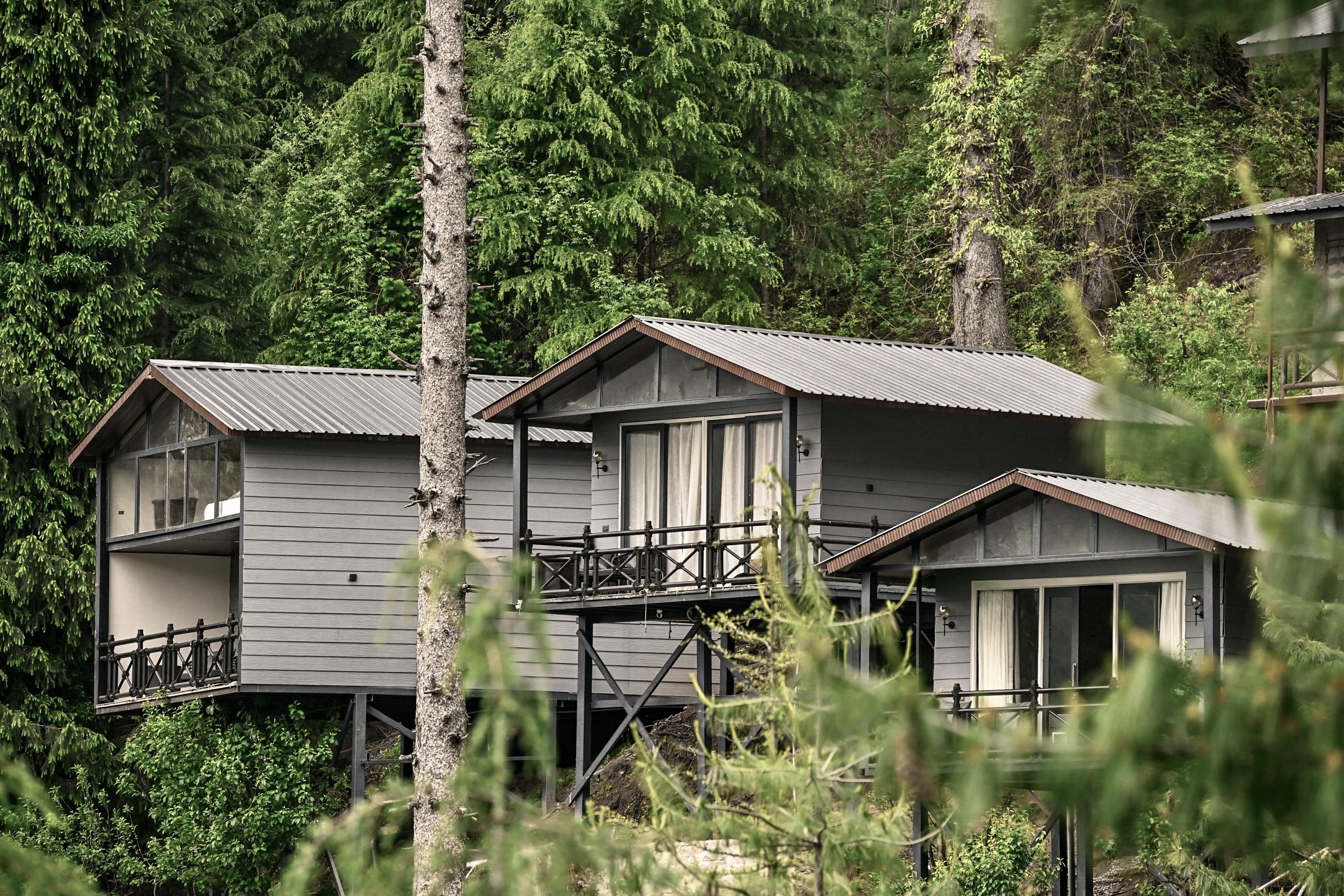 Aarzu Luxury Mountain Chalet at 7400ft in Manali 𝗕𝗢𝗢𝗞 Manali Villa