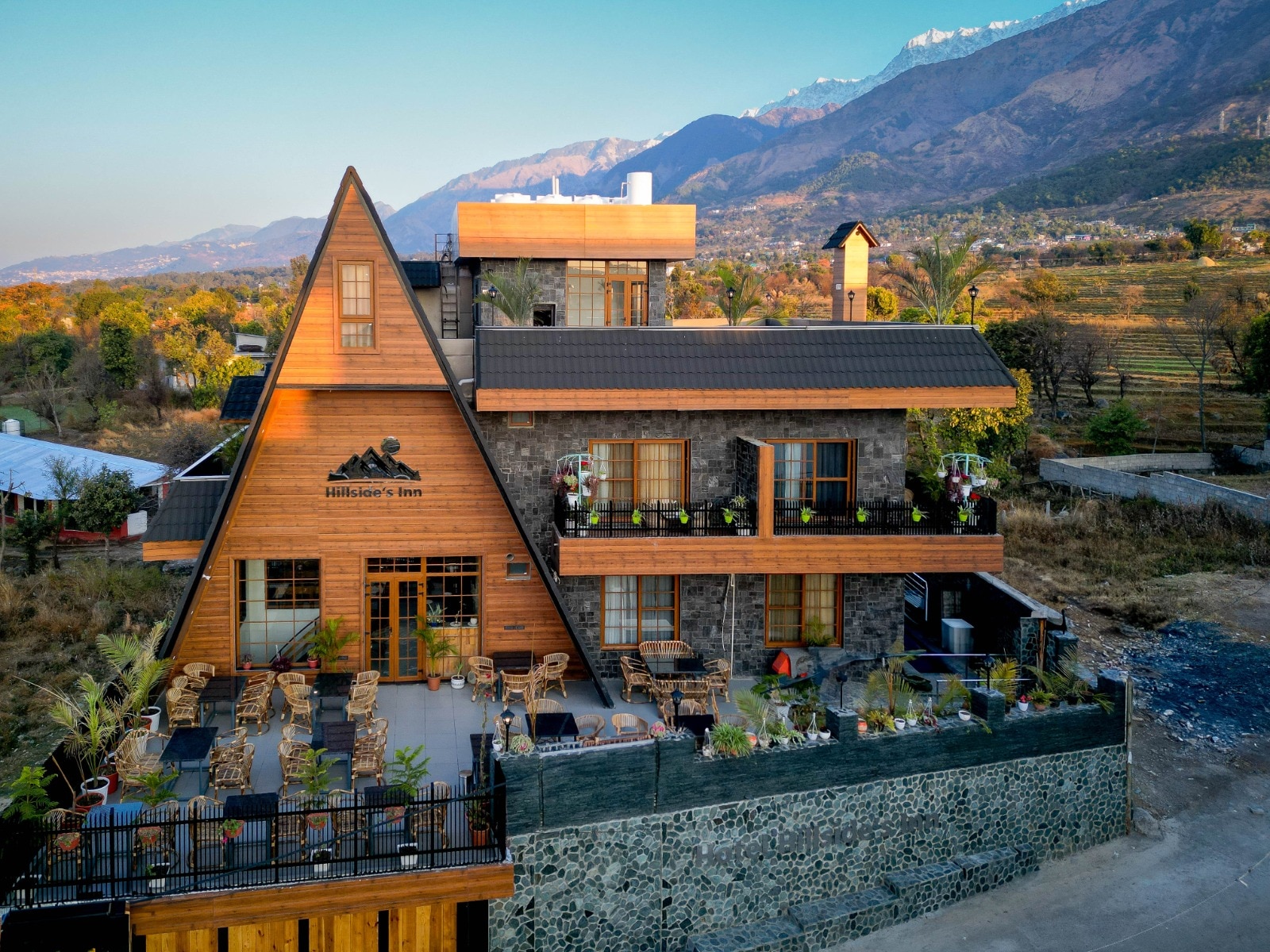 Hill Sides Inn 𝗕𝗢𝗢𝗞 Dharamshala Hotel