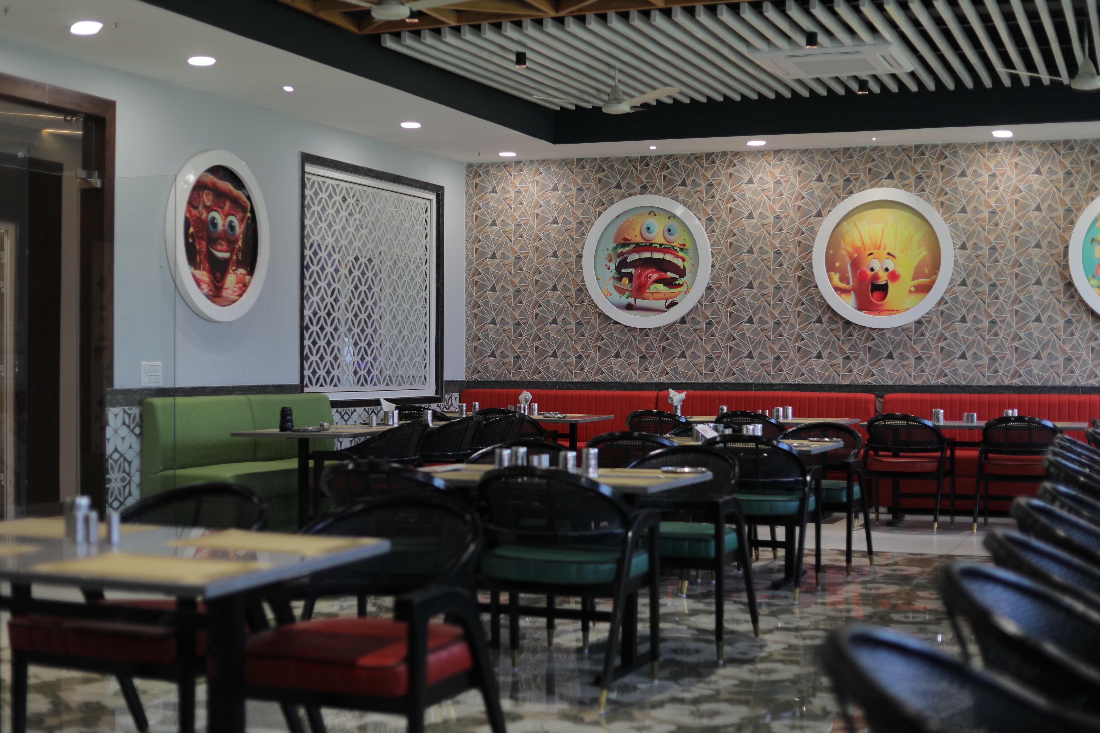 Saraswati Hotel