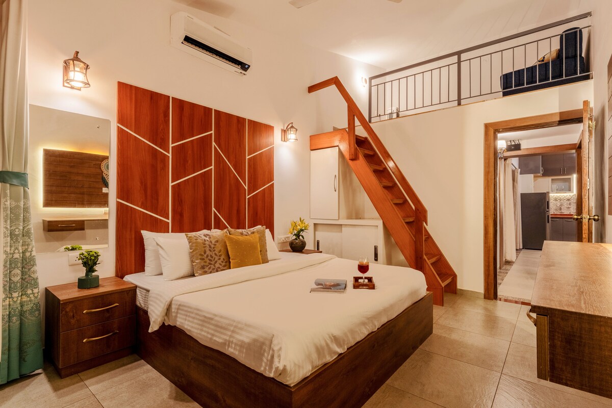 2 BHK | Penthouse | Private Terrace | River View Escavana Stays 𝗕𝗢𝗢𝗞 ...