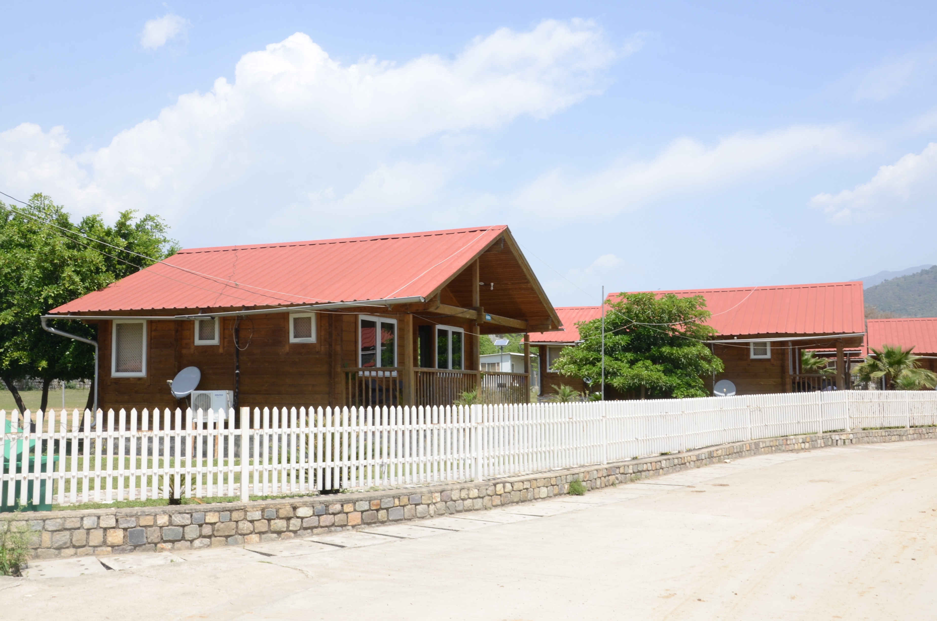 GMVN Tehri Eco Hut by the Lake 𝗕𝗢𝗢𝗞 Tehri Hotel