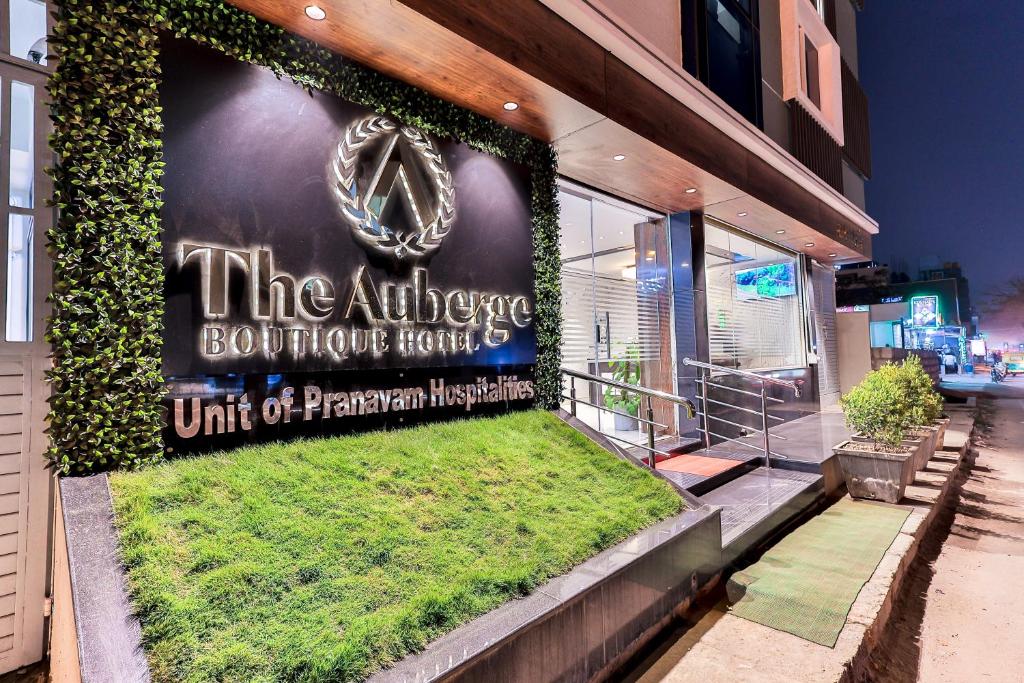 The Auberge Boutique Hotel Manyata Tech Park 𝗕𝗢𝗢𝗞 Bangalore Hotel