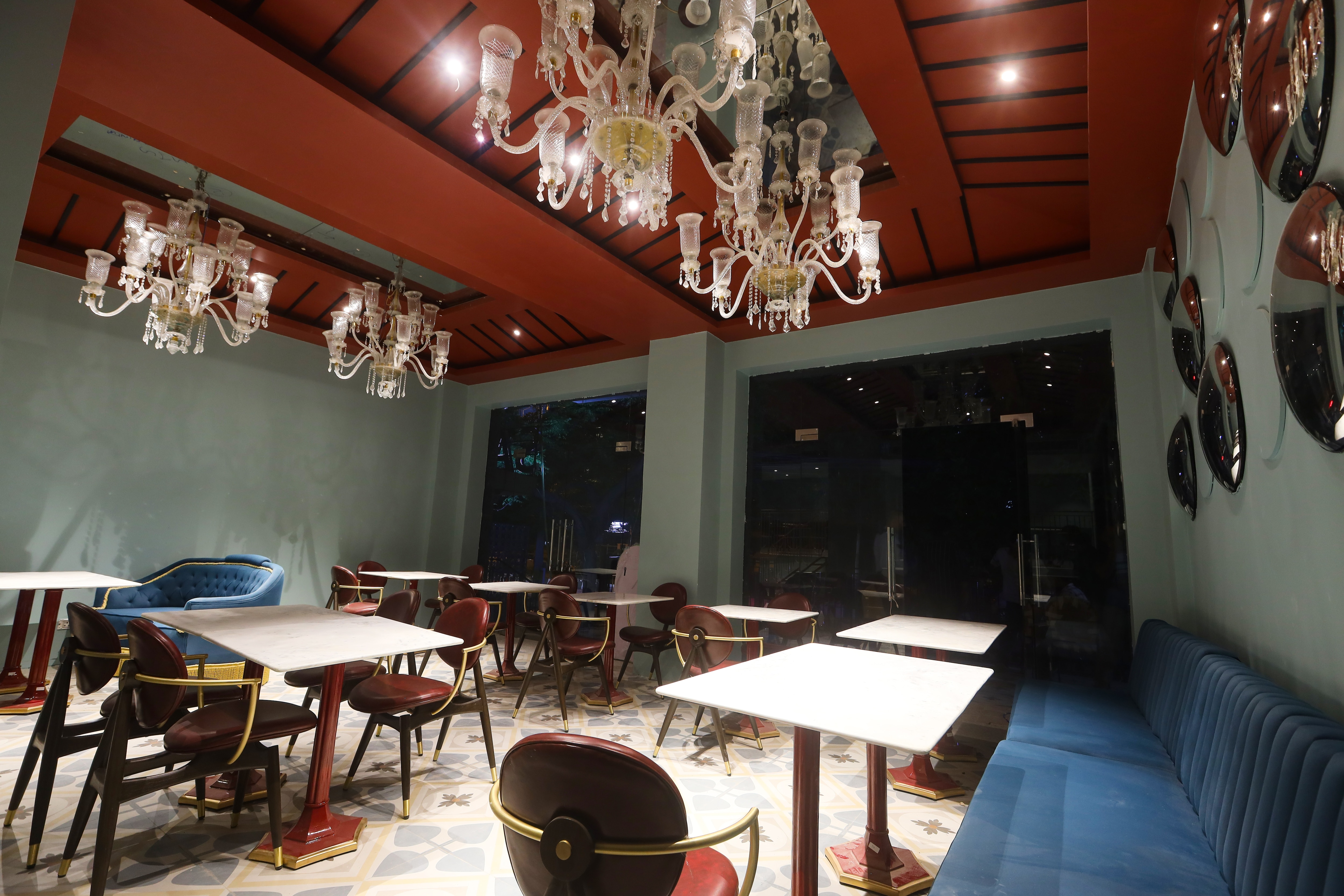 Restaurant 01