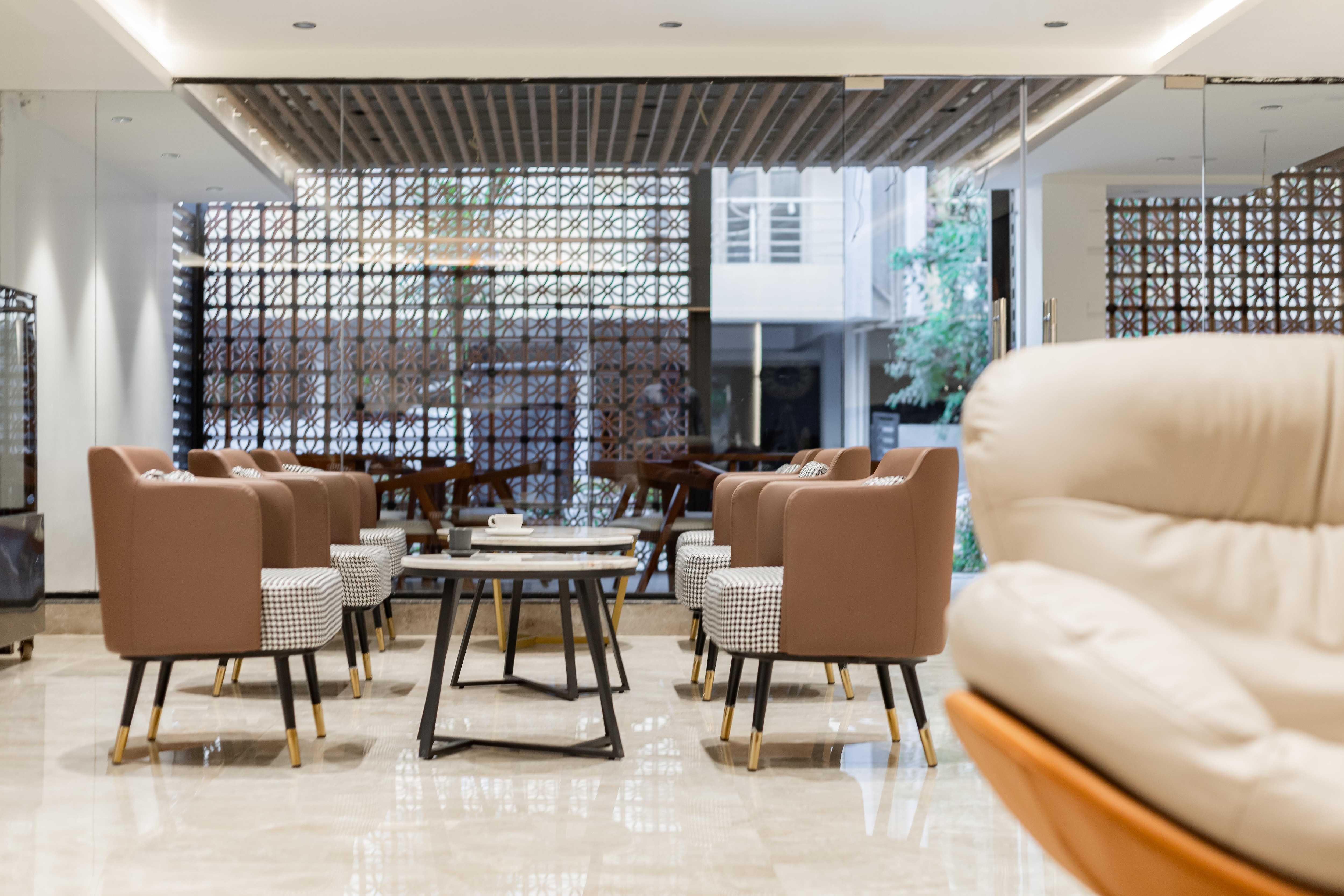Akoya Cafe