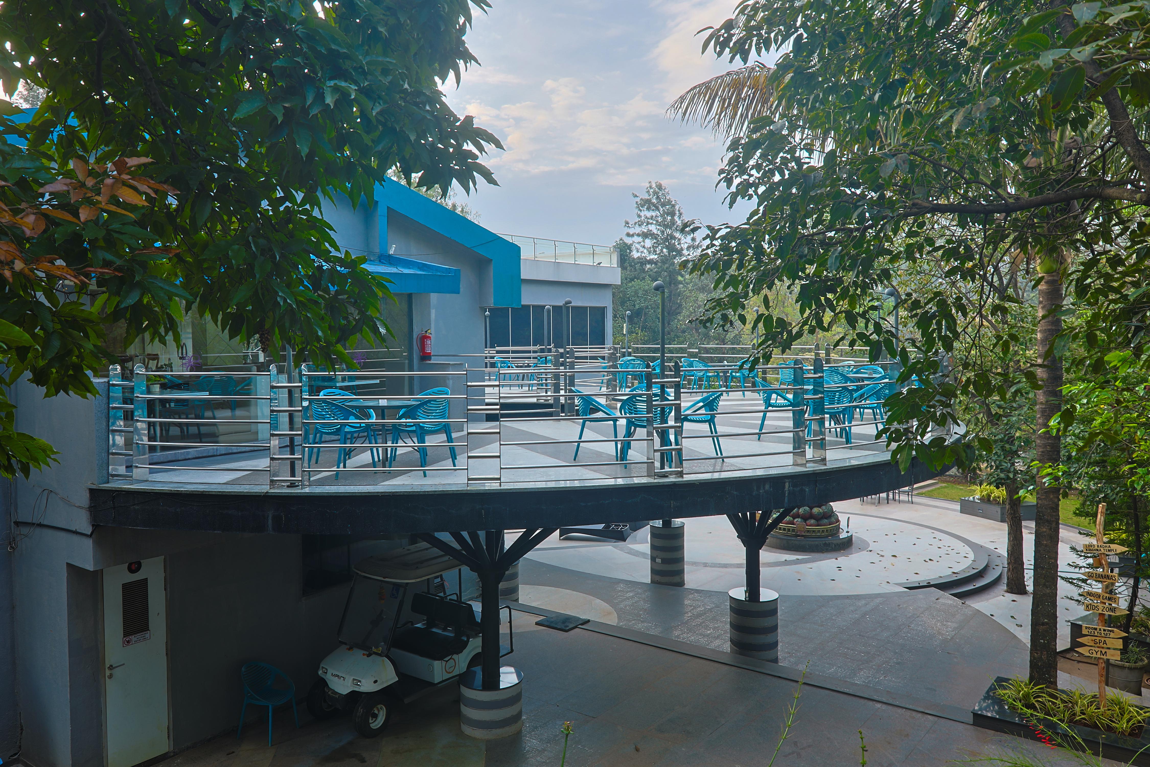 DECK CAFE