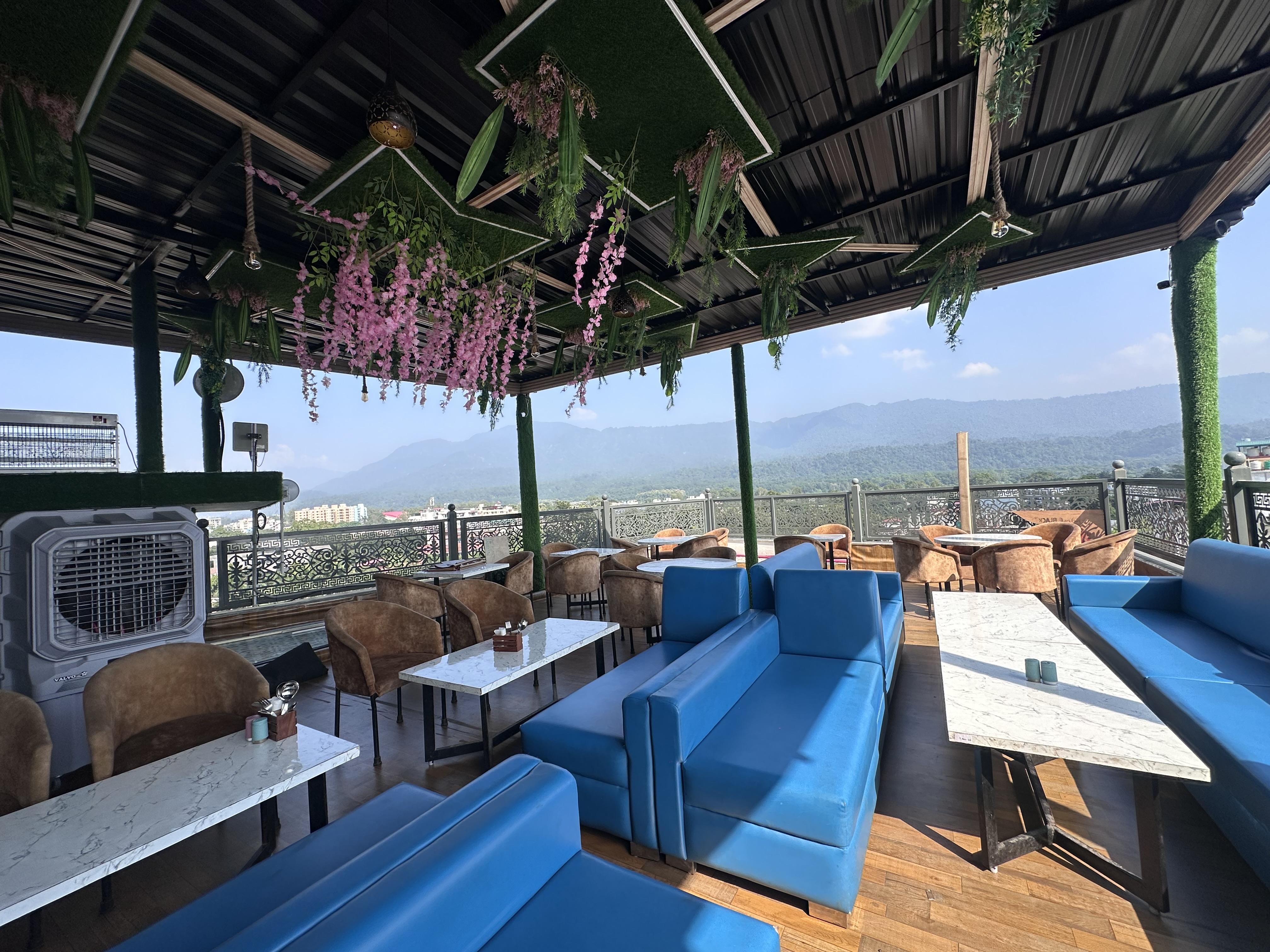 Savaya tropical cafe